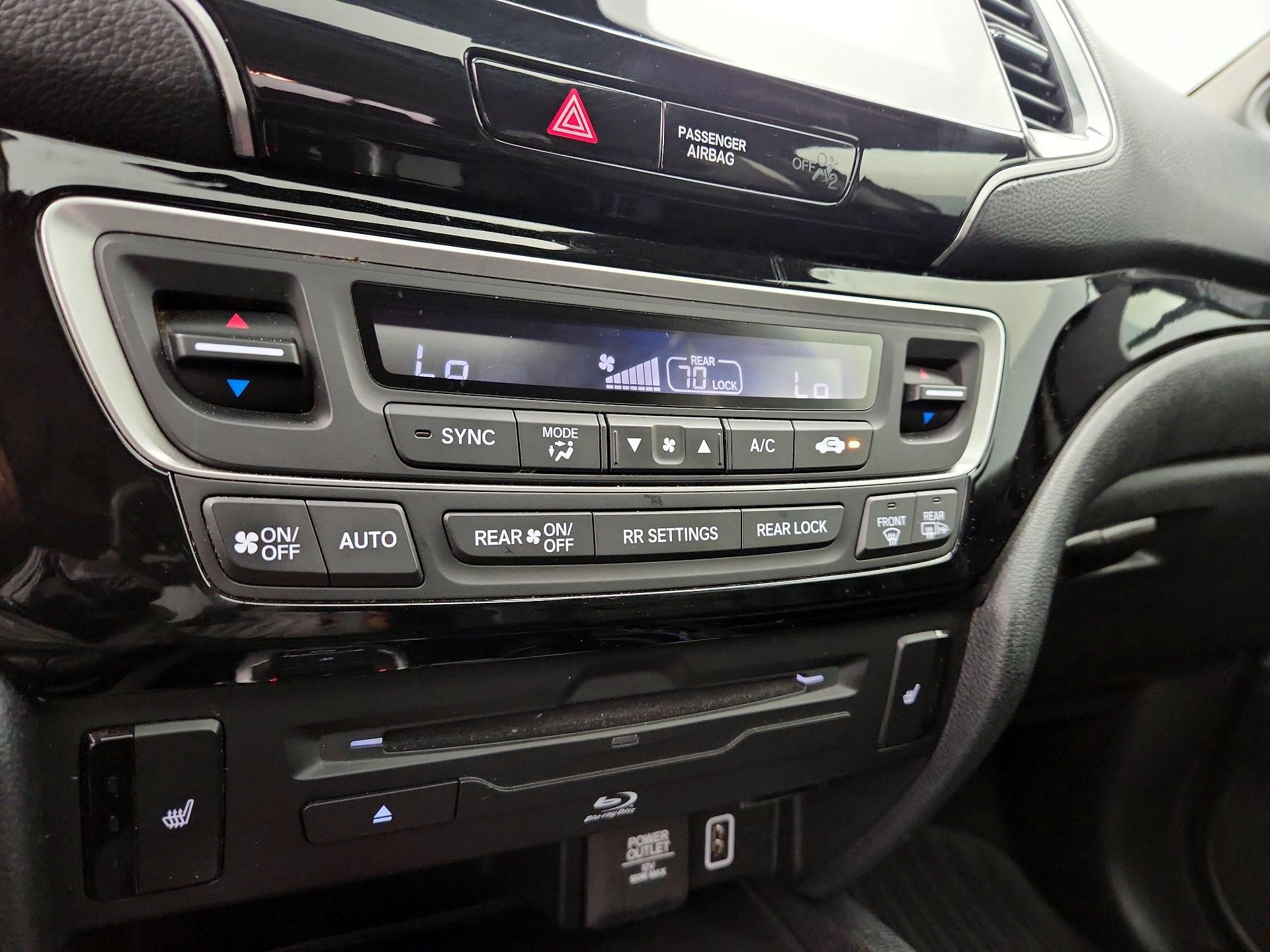 Thumbnail: 2020 Honda Pilot - 17