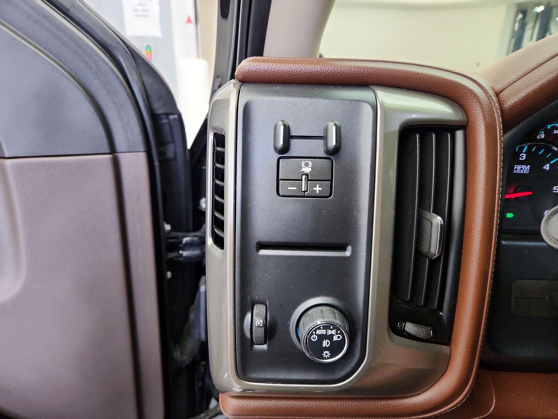 Thumbnail: 2018 Chevrolet Silverado 1500 - 13