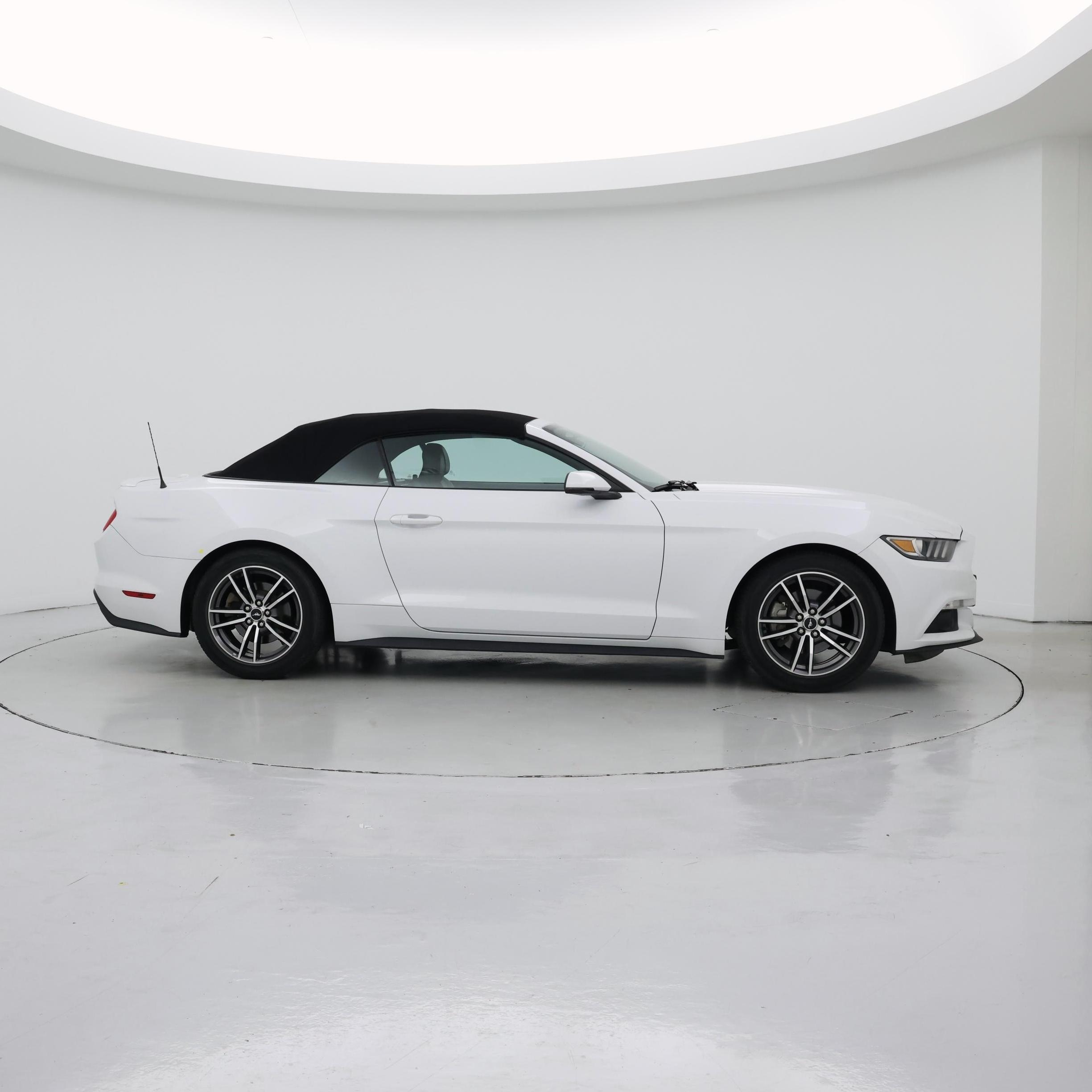 Thumbnail: 2017 Ford Mustang - 7