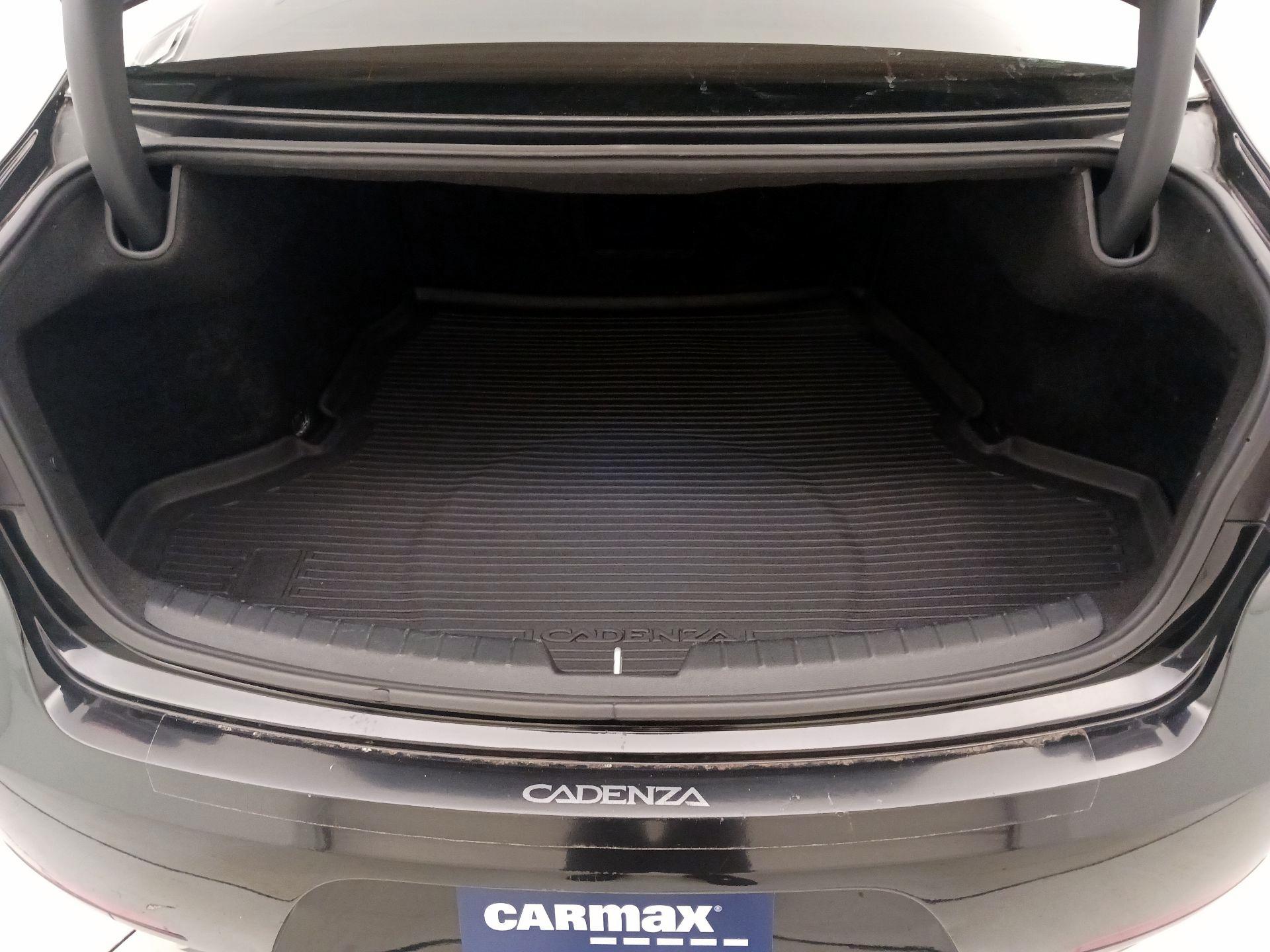 Thumbnail: 2017 Kia Cadenza - 20