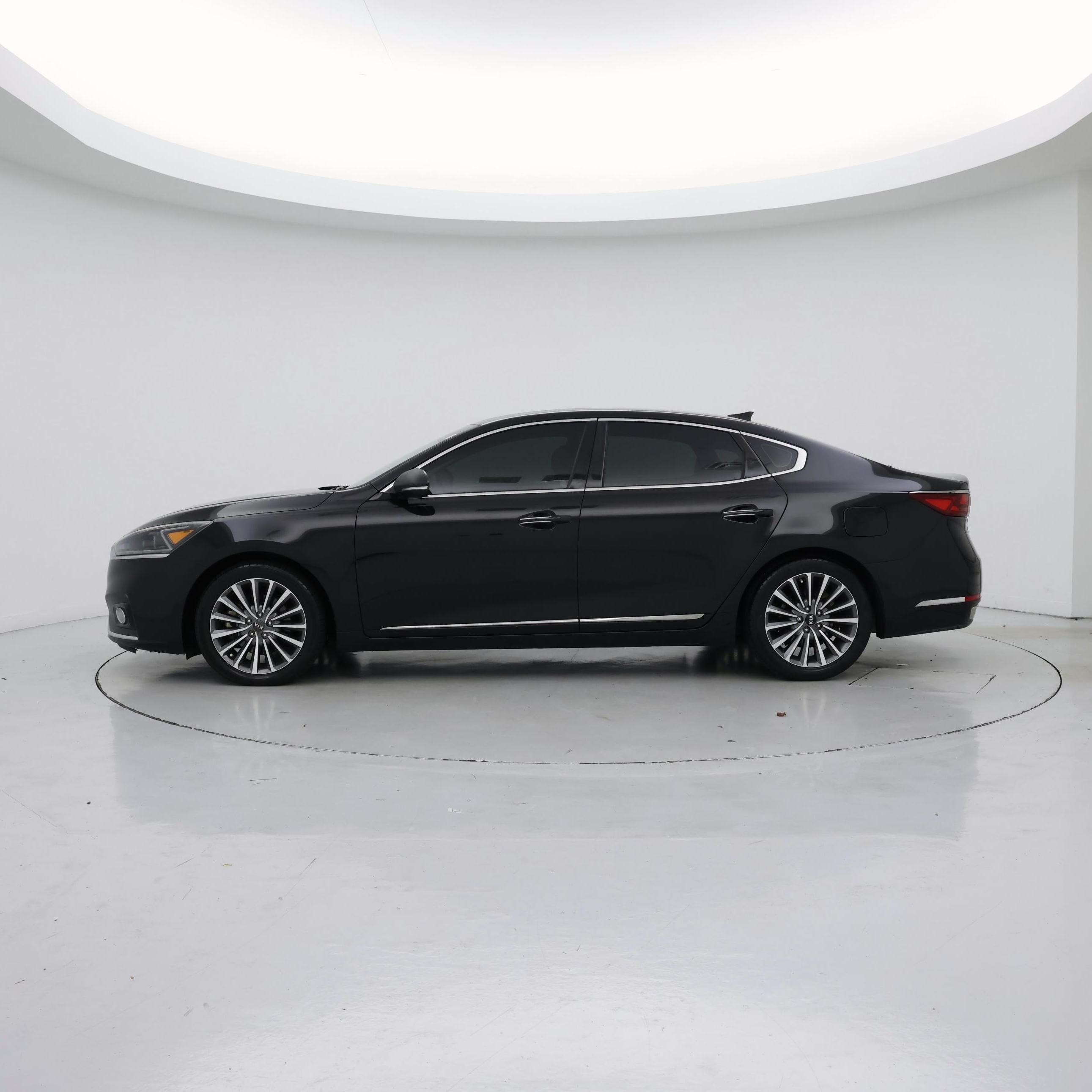 Thumbnail: 2017 Kia Cadenza - 3