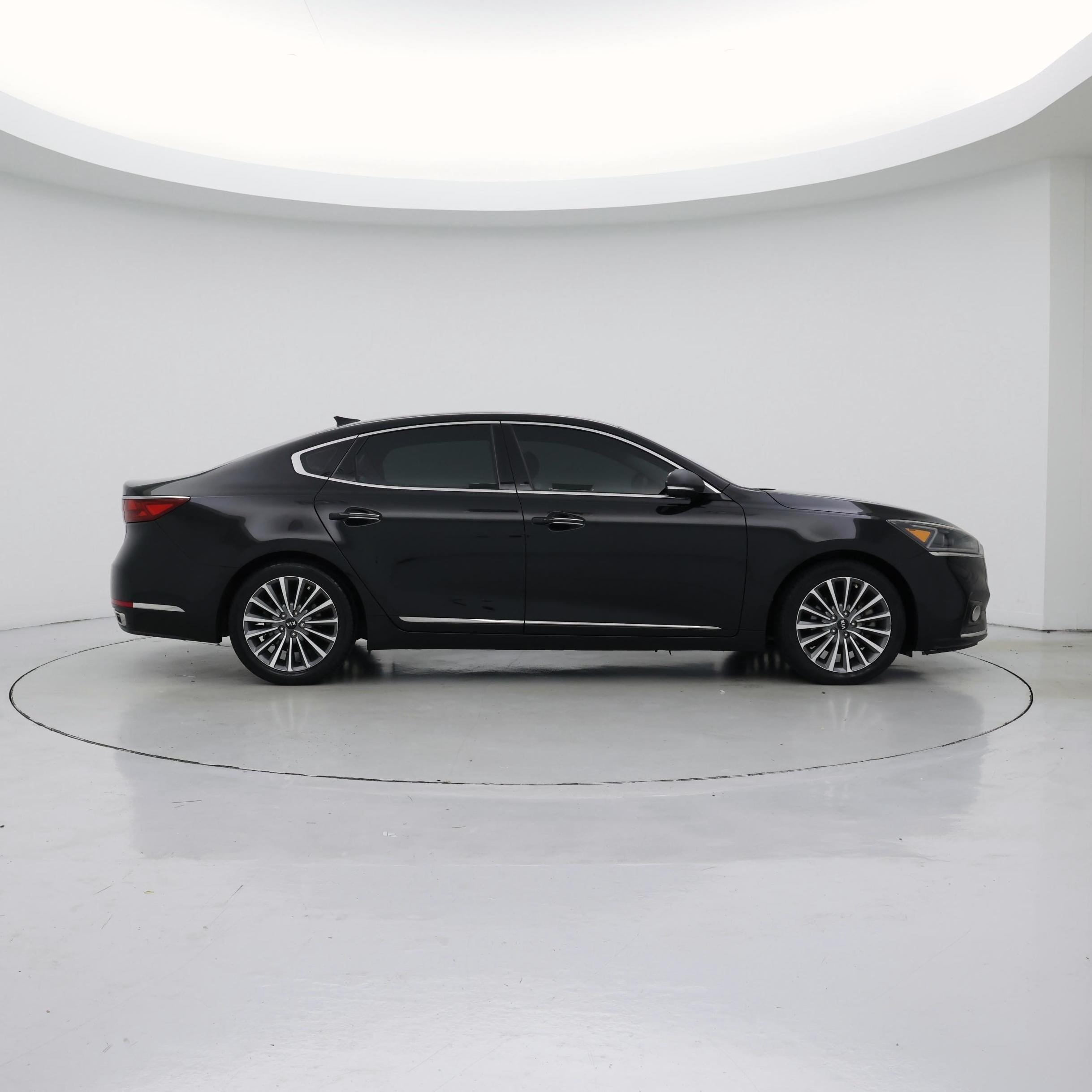Thumbnail: 2017 Kia Cadenza - 7