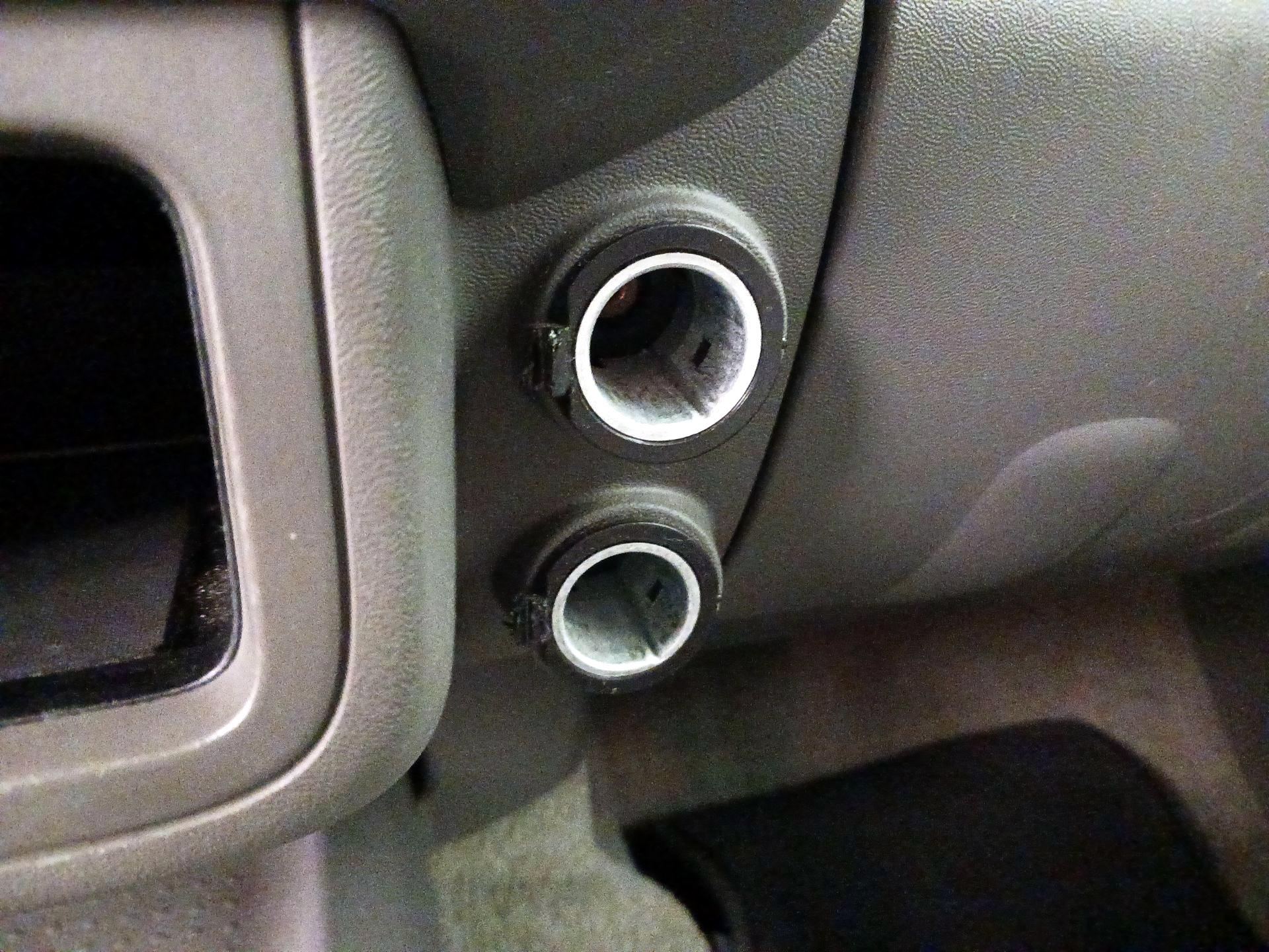 Thumbnail: 2016 Nissan Frontier - 17
