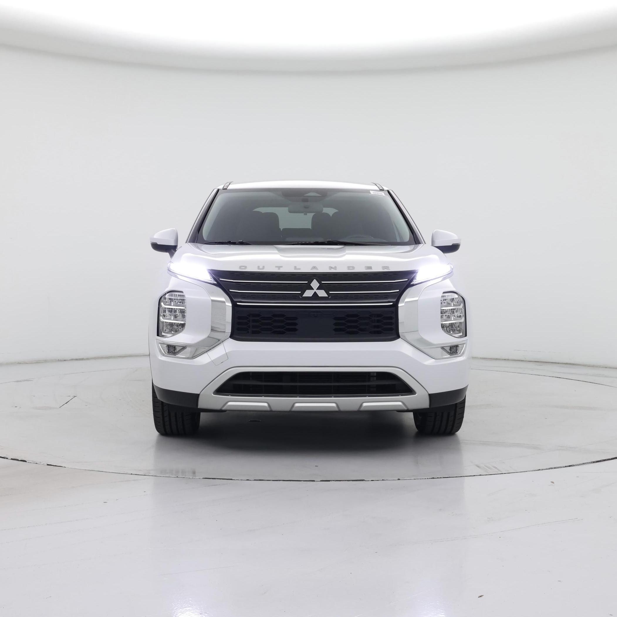 Thumbnail: 2023 Mitsubishi Outlander - 5