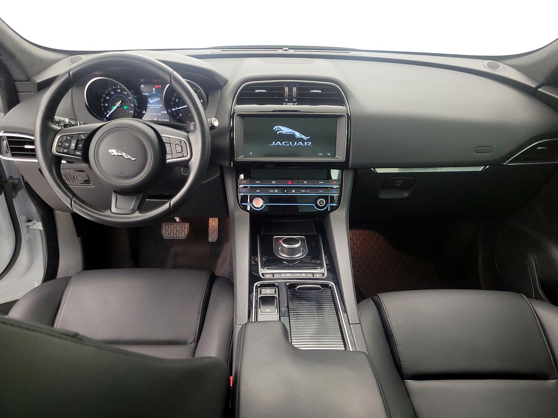 Thumbnail: 2020 Jaguar F-Pace - 9