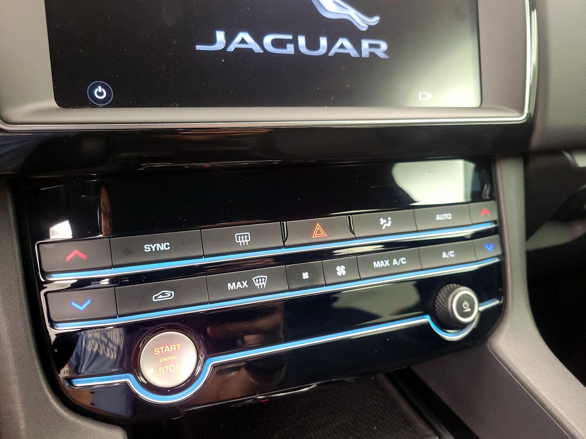 Thumbnail: 2020 Jaguar F-Pace - 16