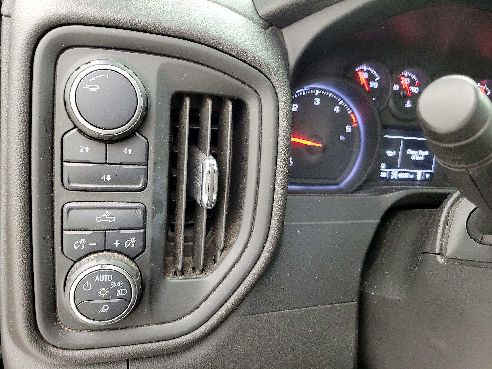 Thumbnail: 2022 Chevrolet Silverado 2500 - 13