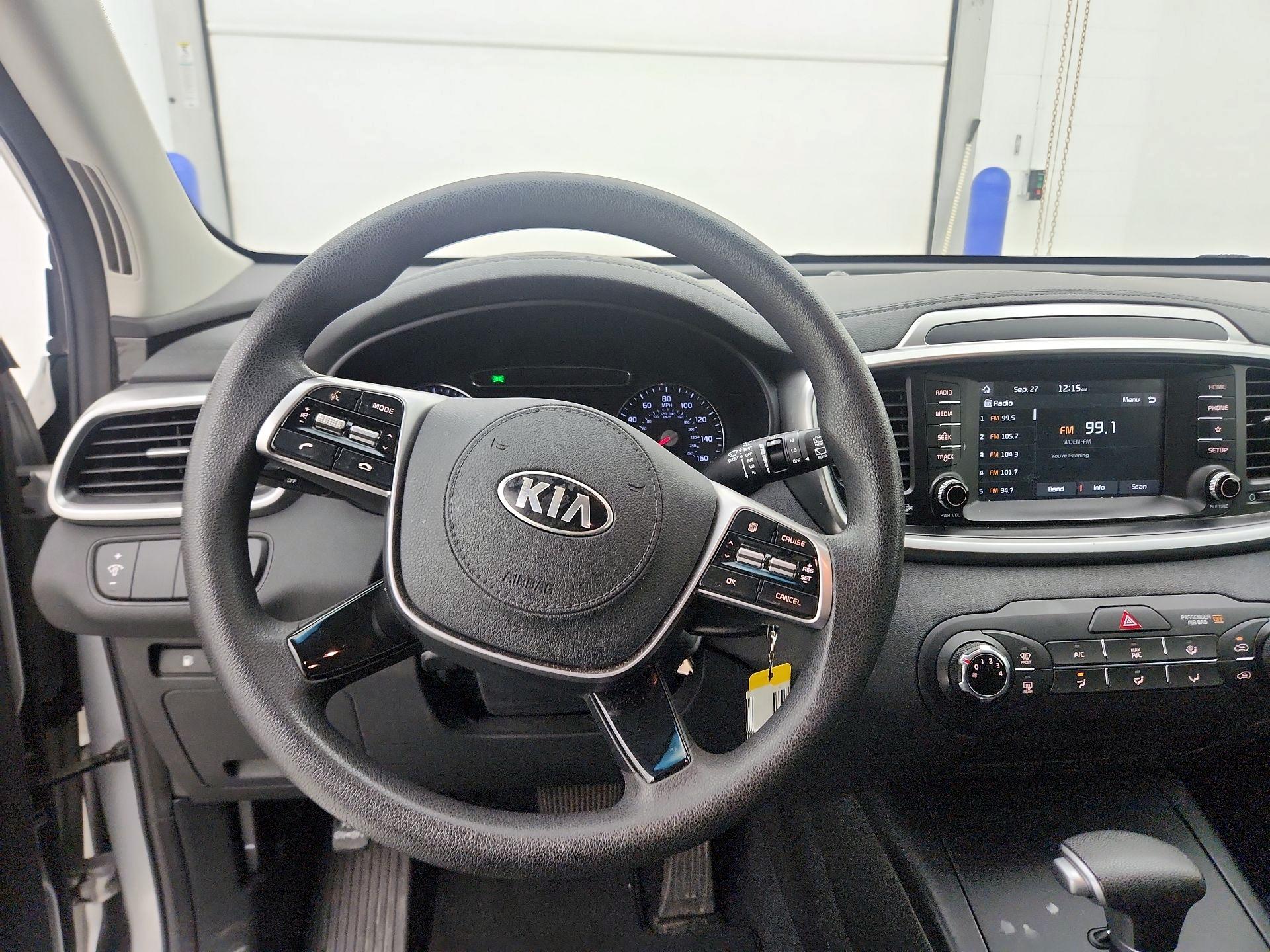 Thumbnail: 2020 Kia Sorento - 10