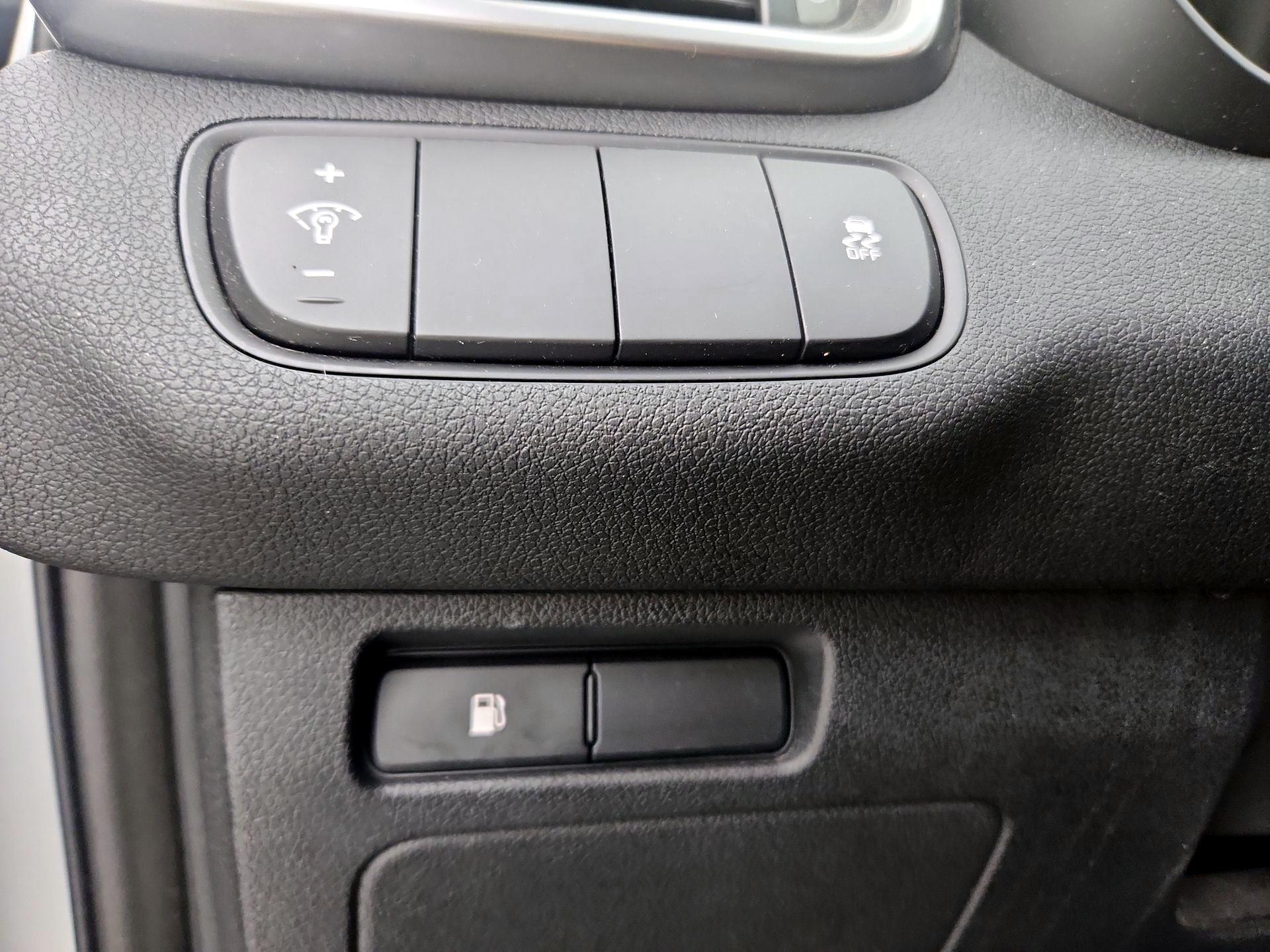 Thumbnail: 2020 Kia Sorento - 13