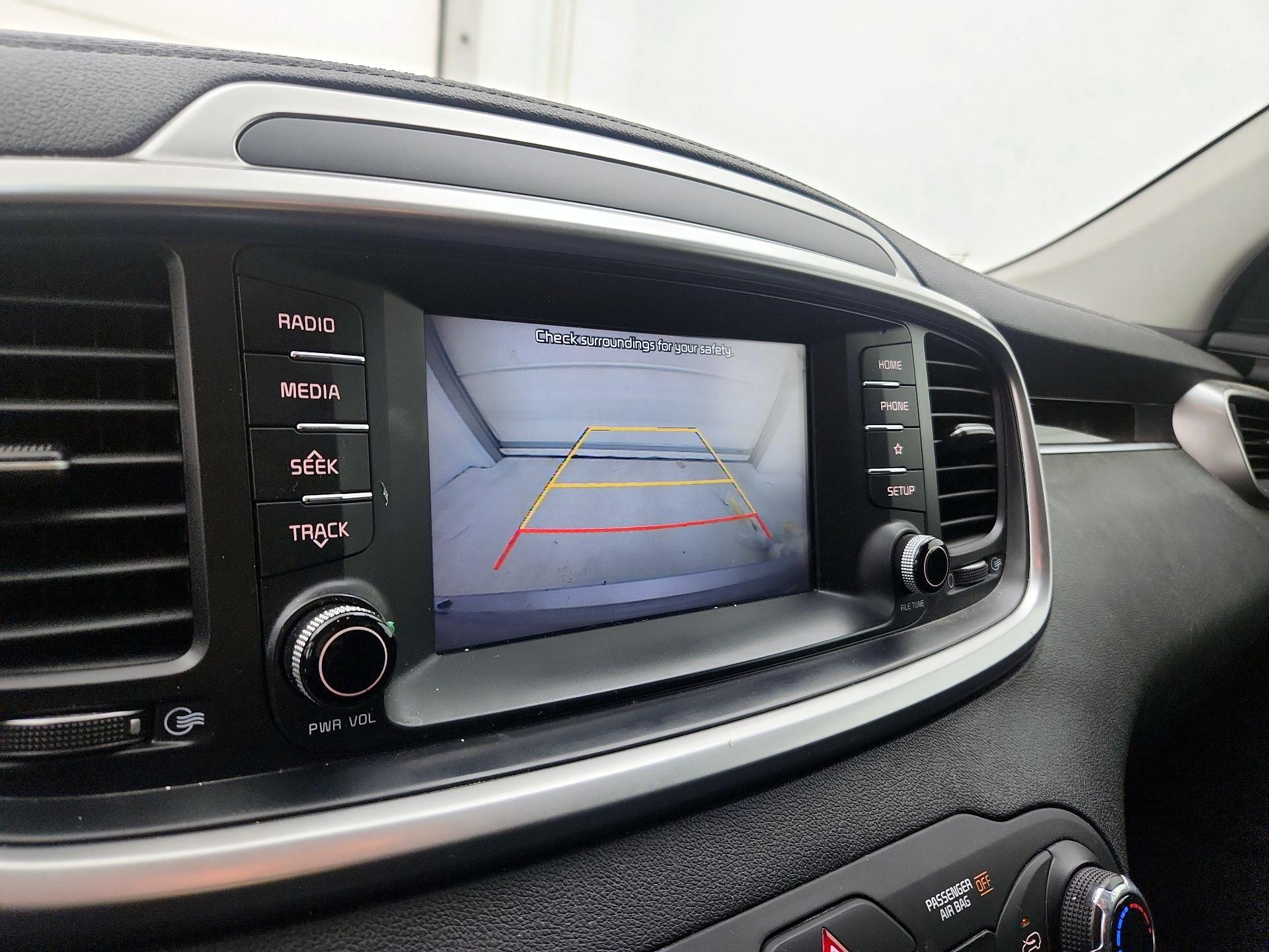 Thumbnail: 2020 Kia Sorento - 14