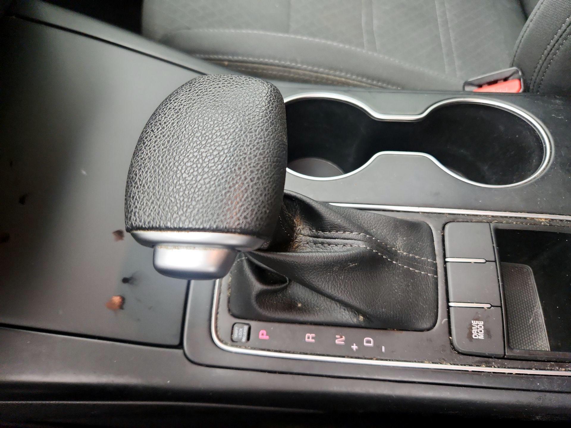 Thumbnail: 2020 Kia Sorento - 17