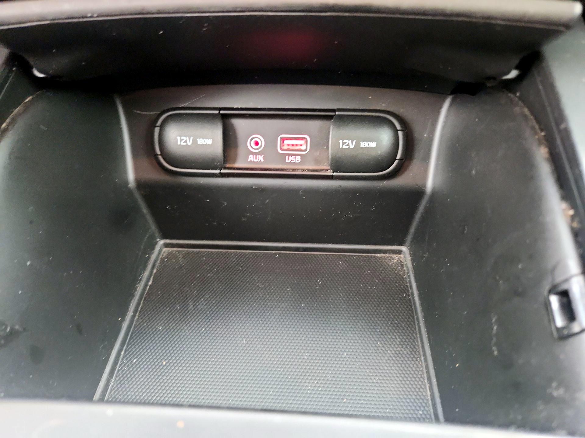 Thumbnail: 2020 Kia Sorento - 18