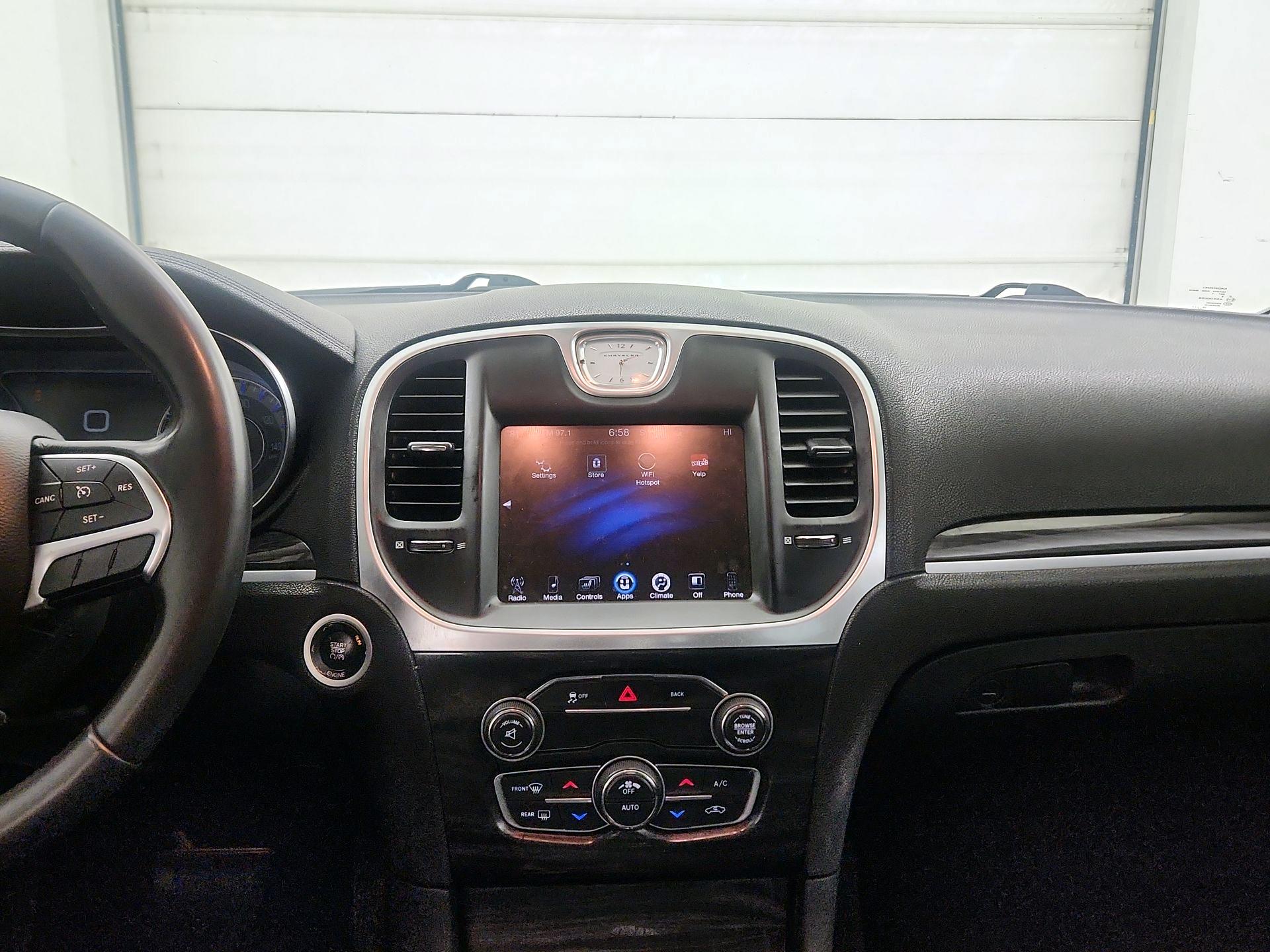 Thumbnail: 2016 Chrysler 300 - 9