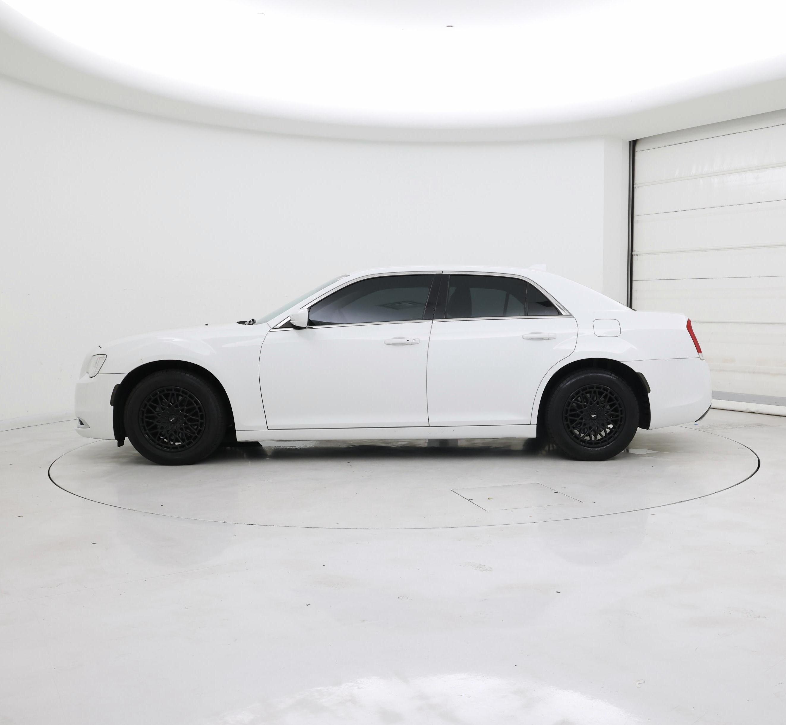 Thumbnail: 2016 Chrysler 300 - 3