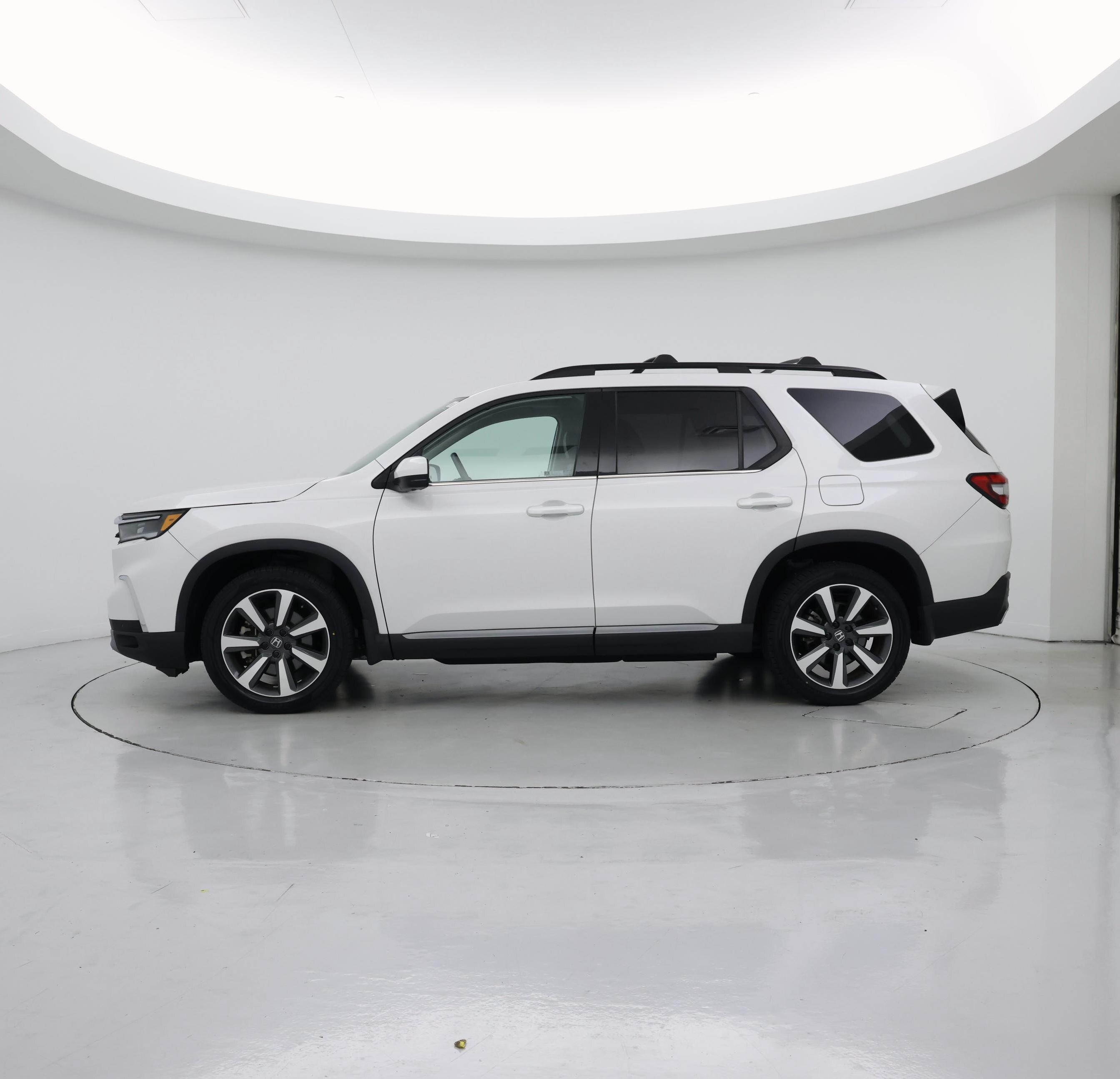 Thumbnail: 2023 Honda Pilot - 3