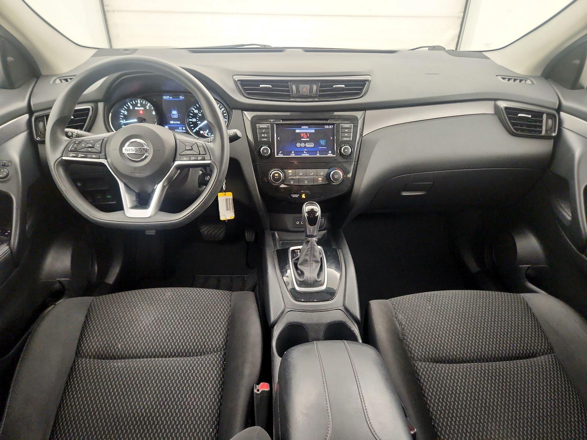 Thumbnail: 2021 Nissan Rogue Sport - 9