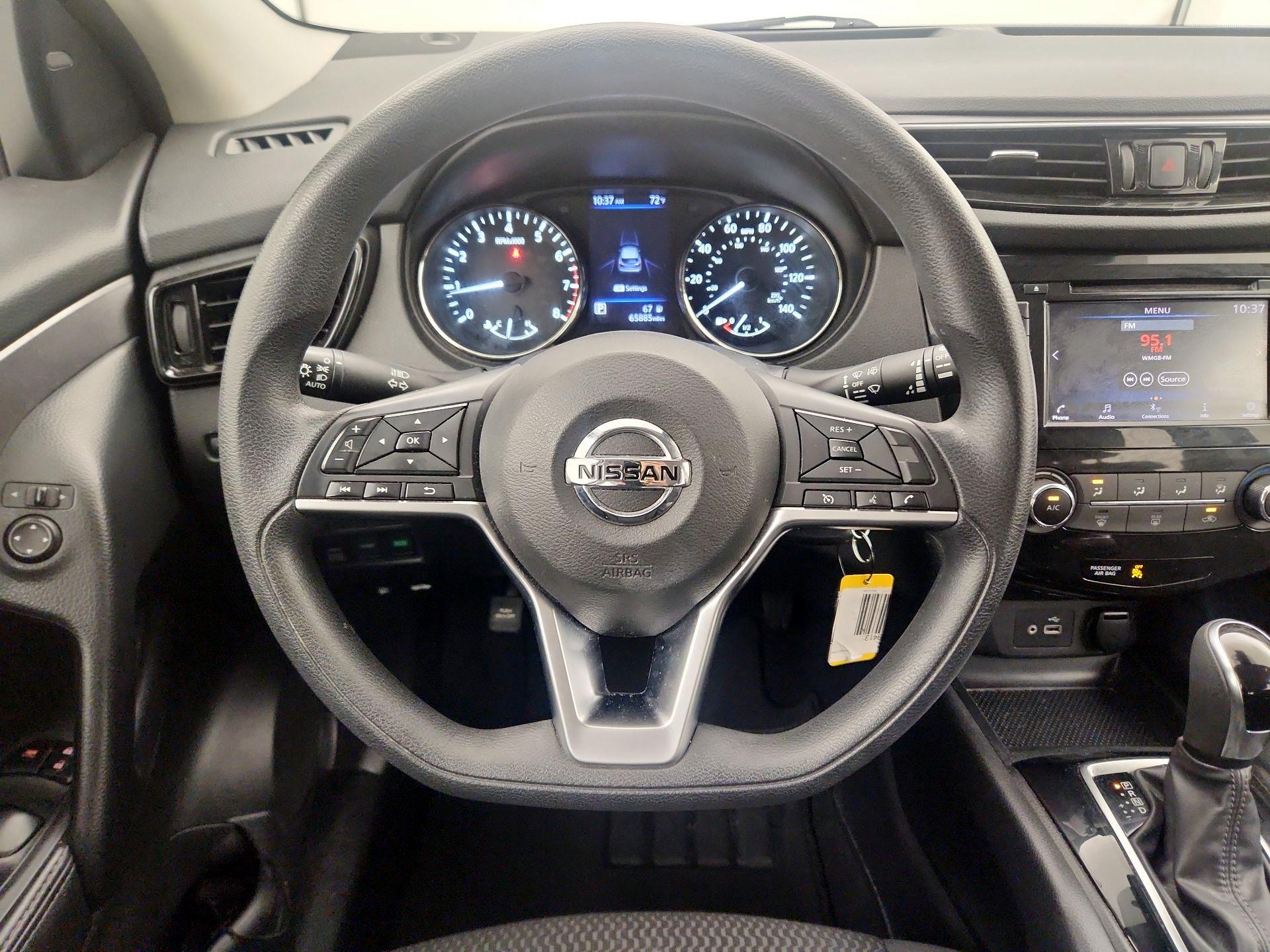 Thumbnail: 2021 Nissan Rogue Sport - 10