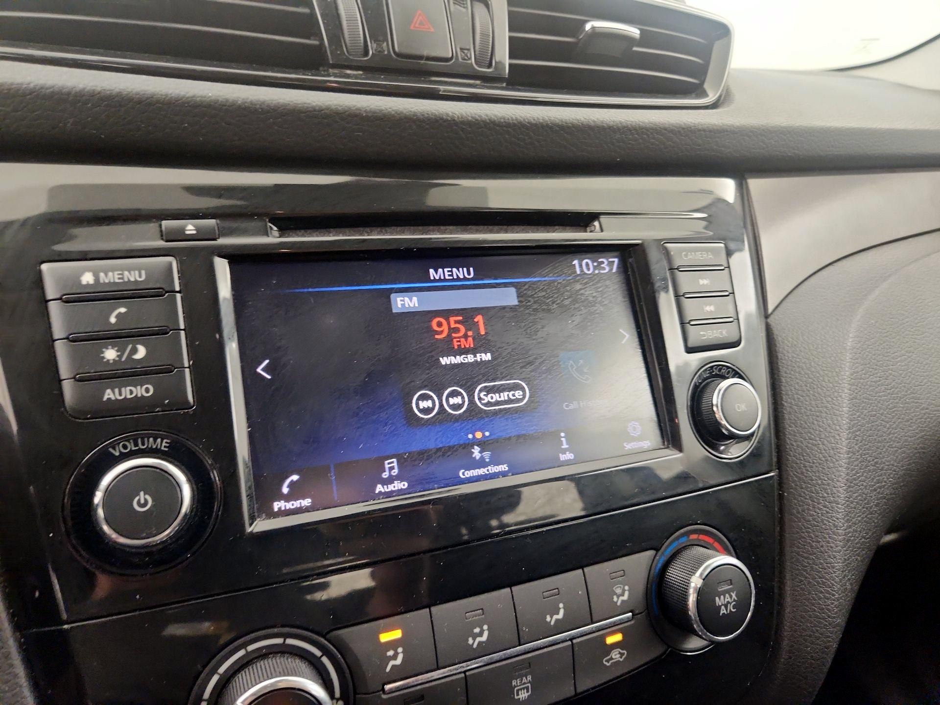 Thumbnail: 2021 Nissan Rogue Sport - 15