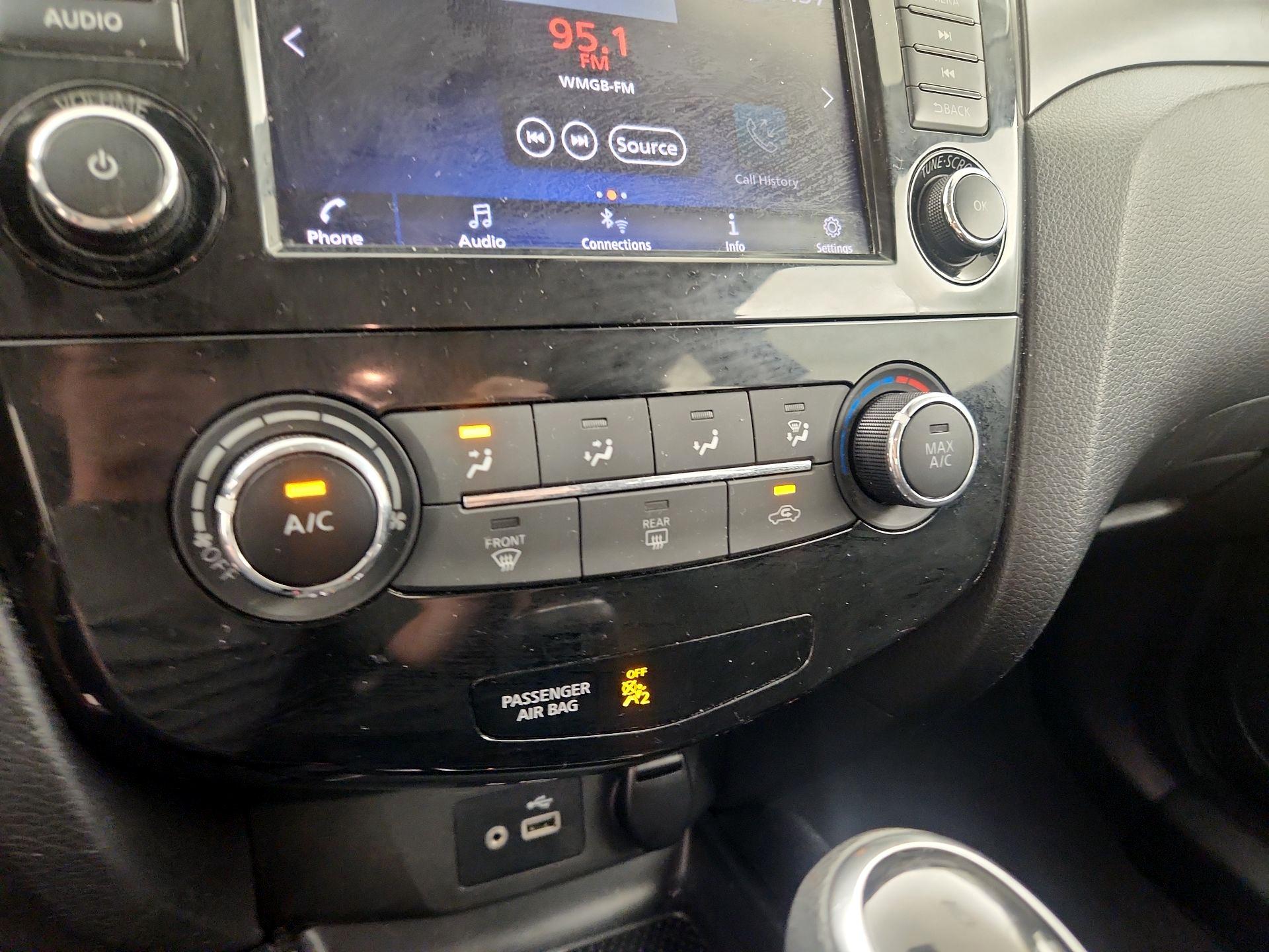 Thumbnail: 2021 Nissan Rogue Sport - 16