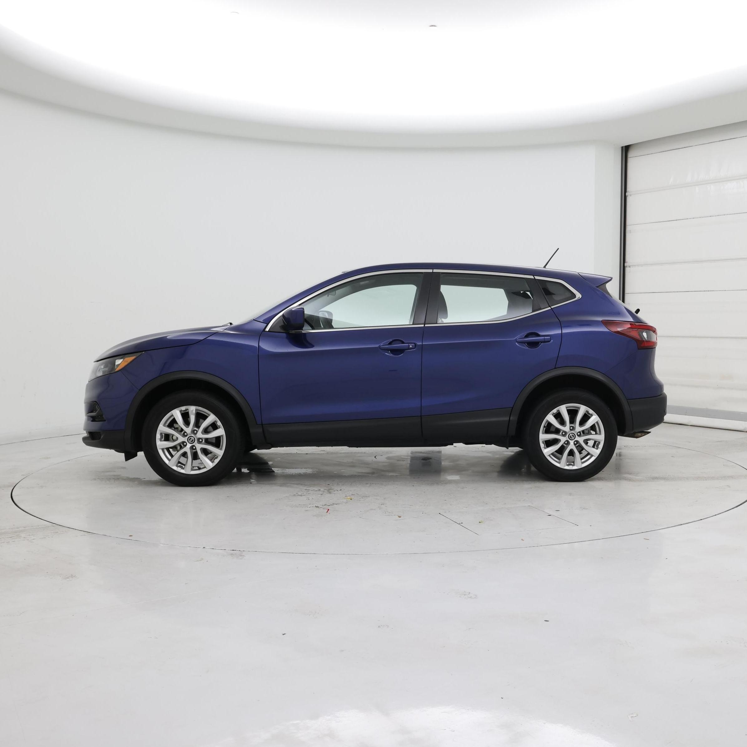 Thumbnail: 2021 Nissan Rogue Sport - 3