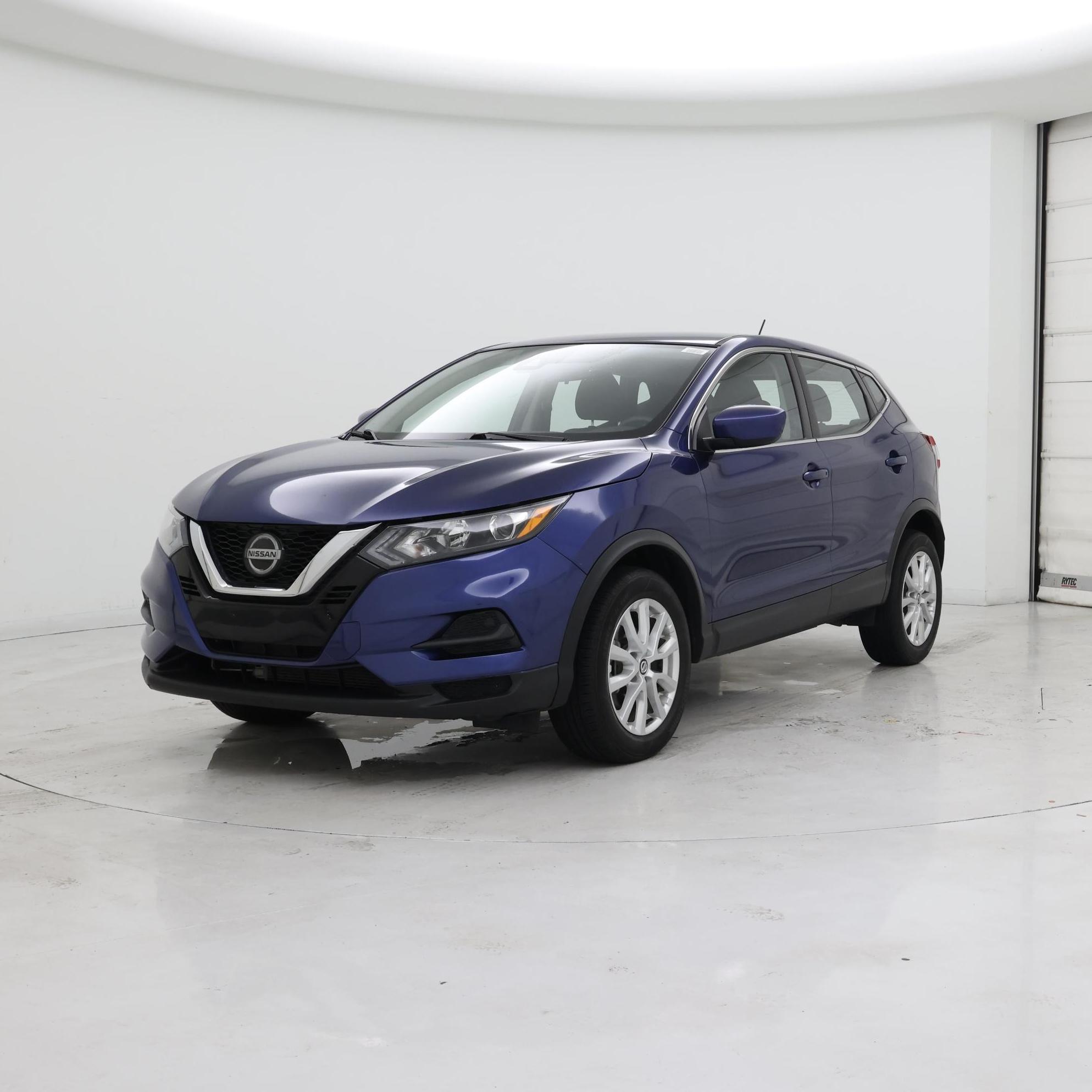 Thumbnail: 2021 Nissan Rogue Sport - 4