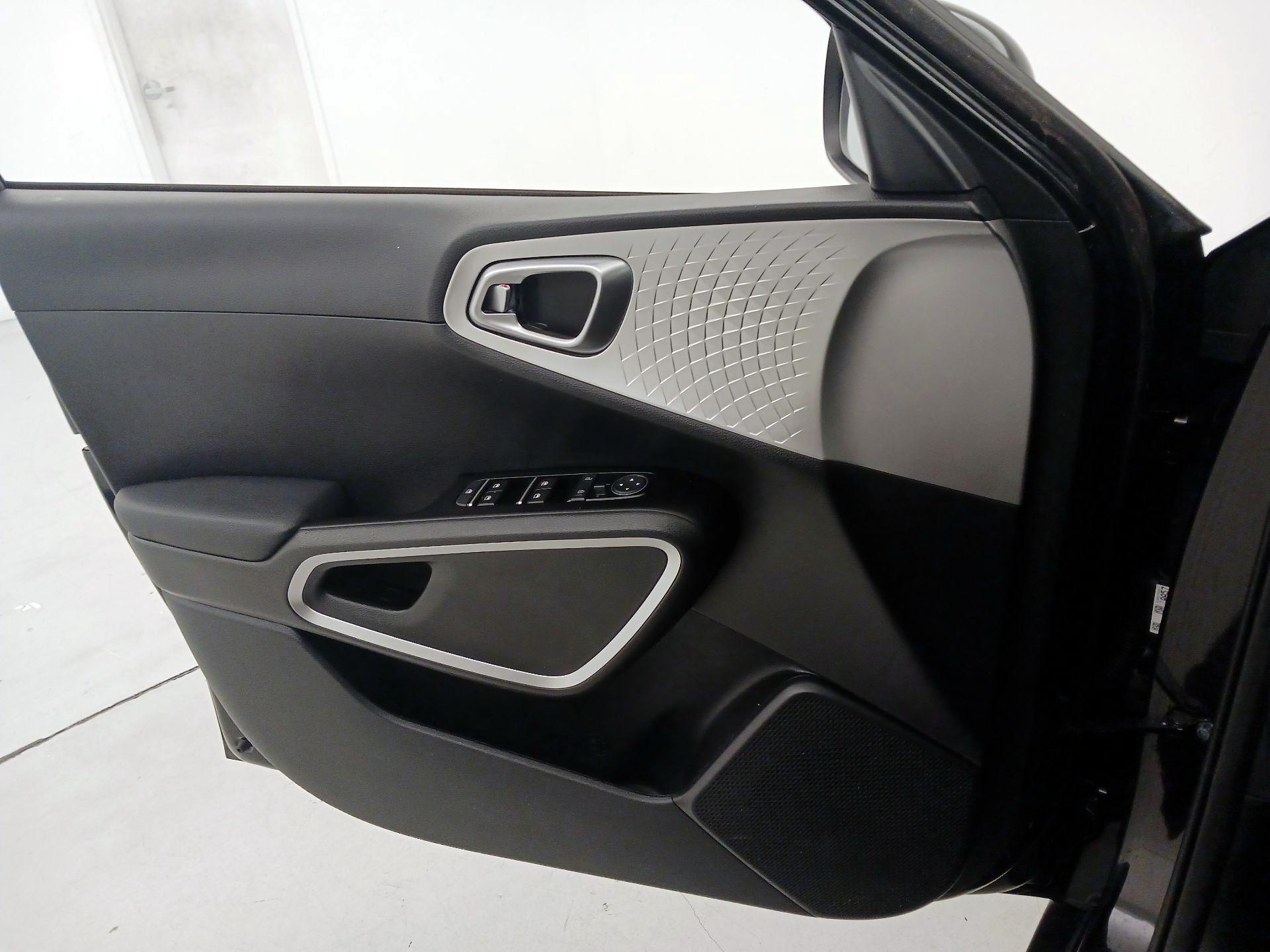 Thumbnail: 2022 Kia Soul - 12