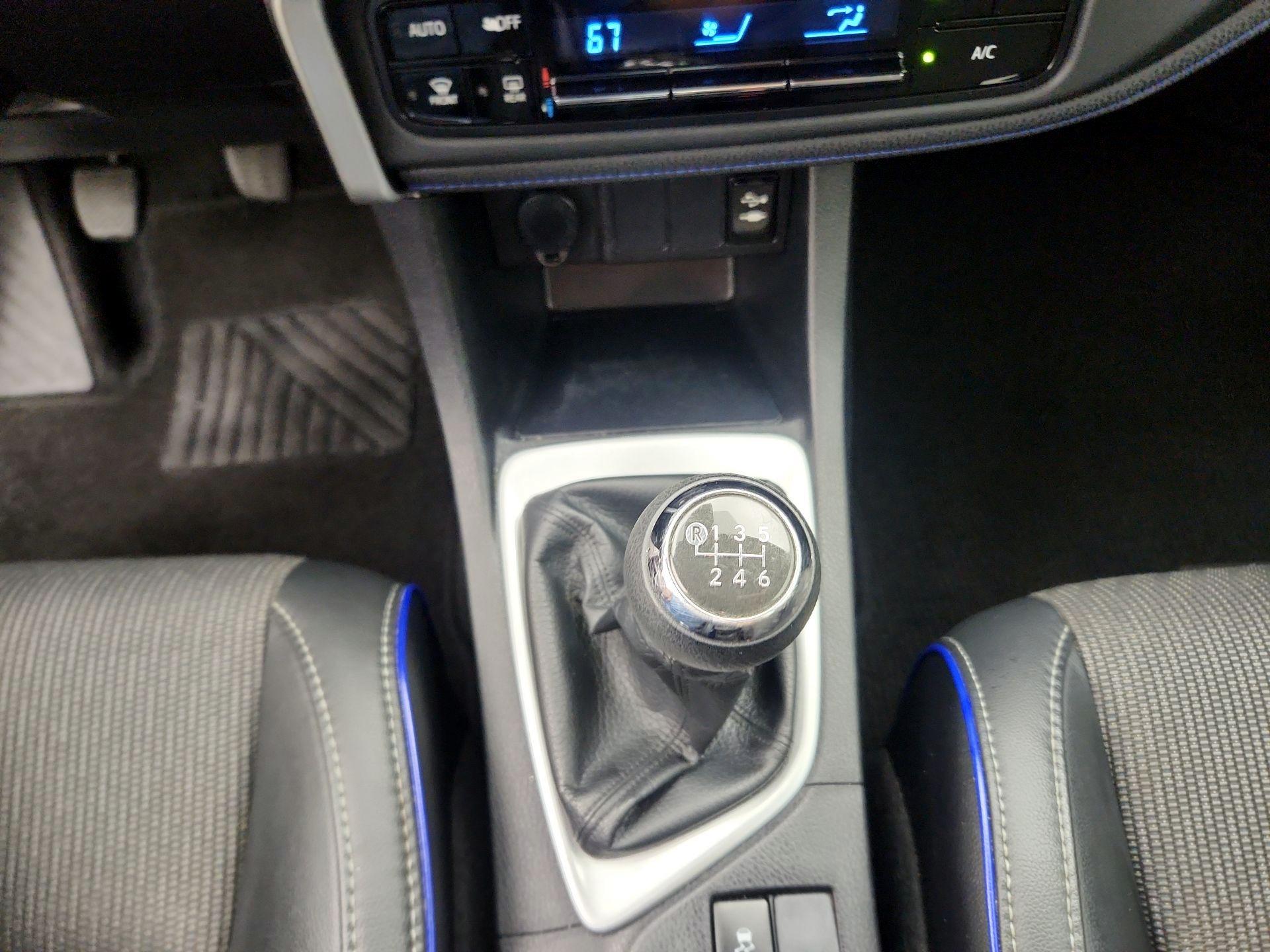 Thumbnail: 2017 Toyota Corolla - 17