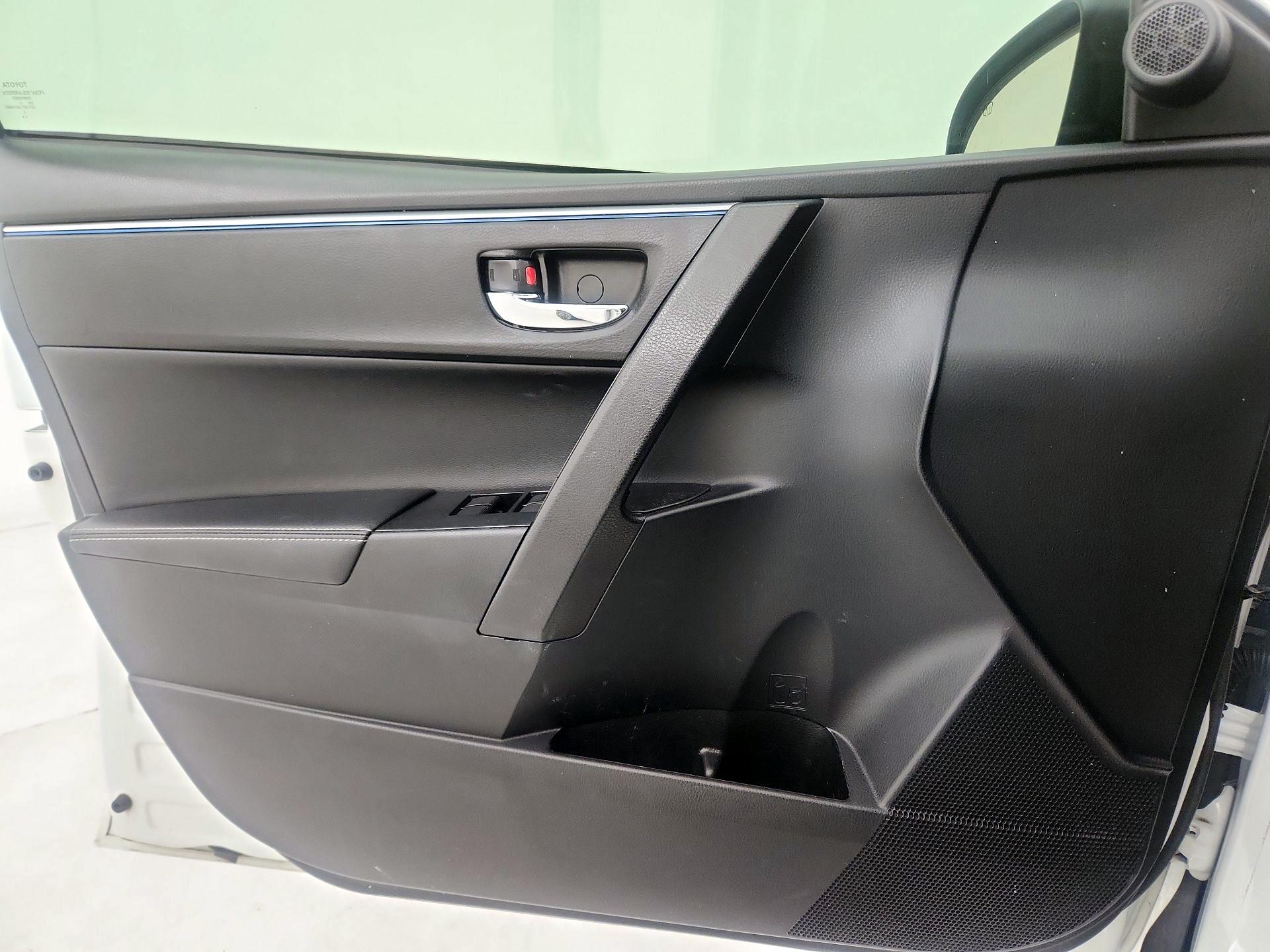 Thumbnail: 2016 Toyota Corolla - 12