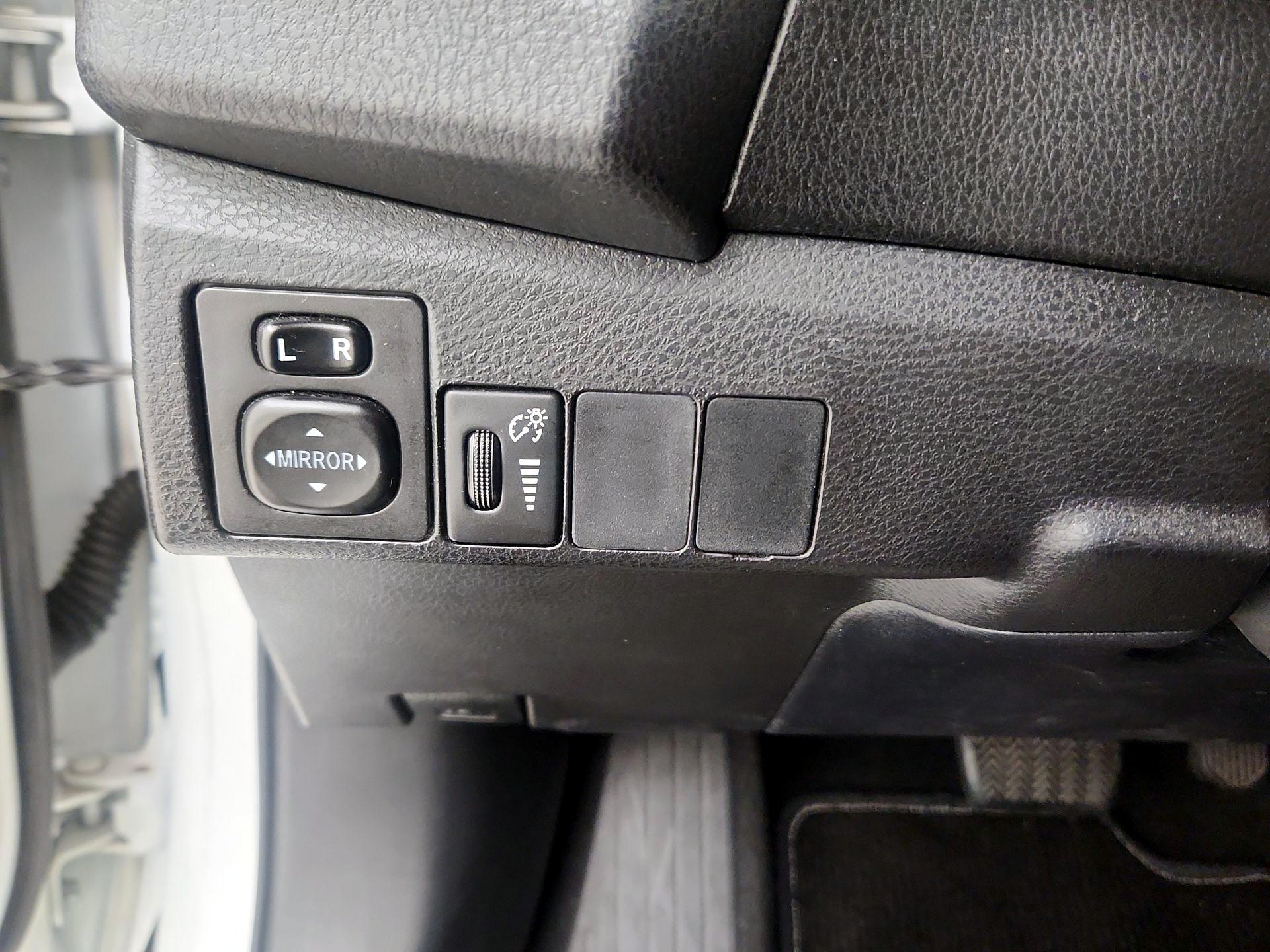 Thumbnail: 2016 Toyota Corolla - 13