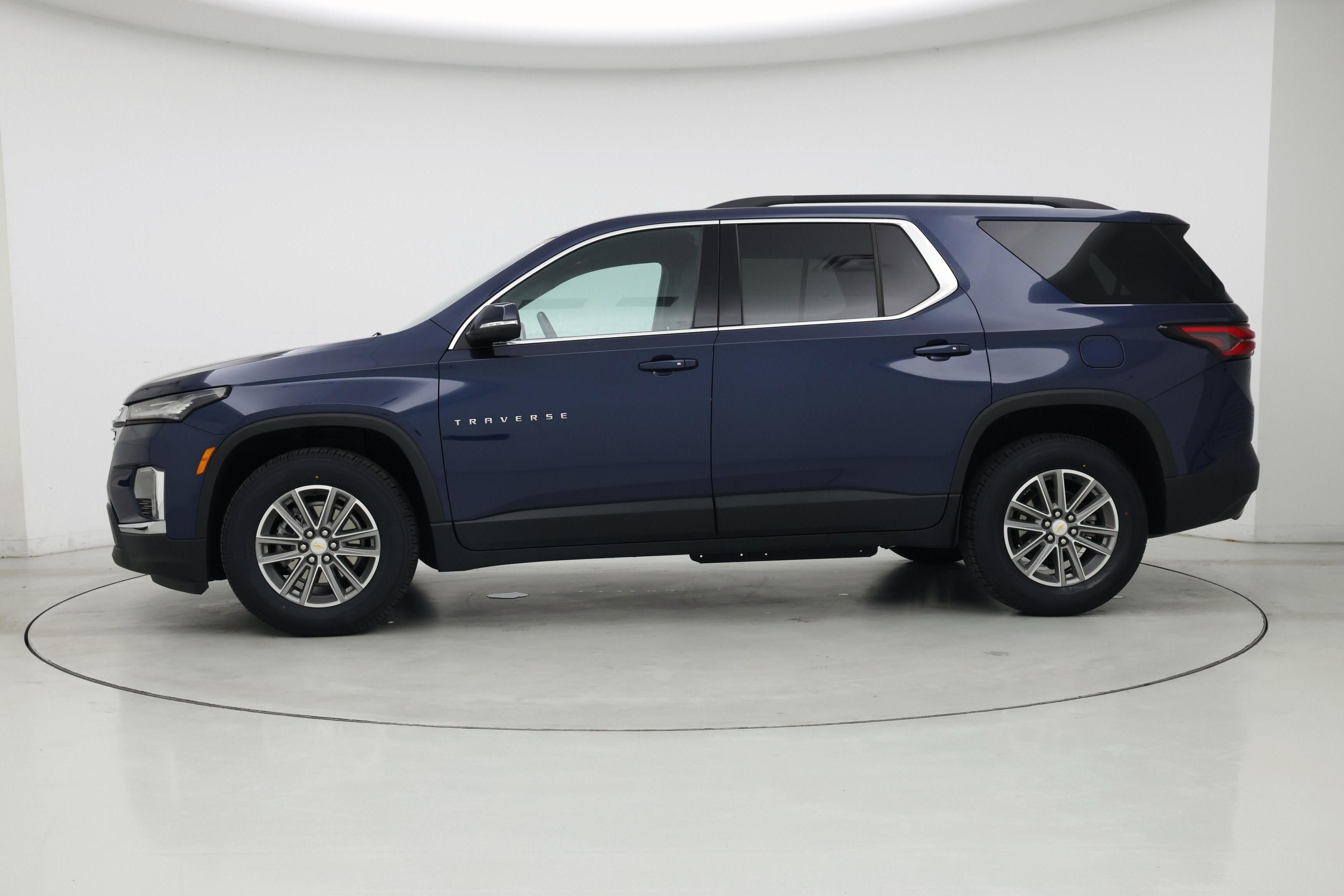 Thumbnail: 2022 Chevrolet Traverse - 3
