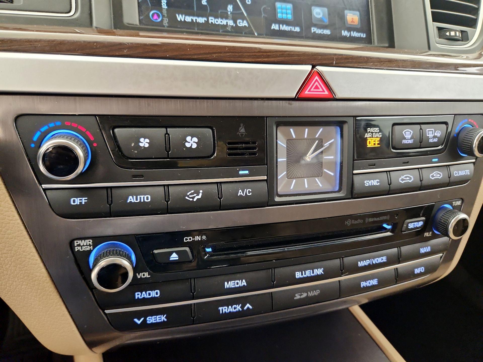 Thumbnail: 2015 Hyundai Genesis - 17