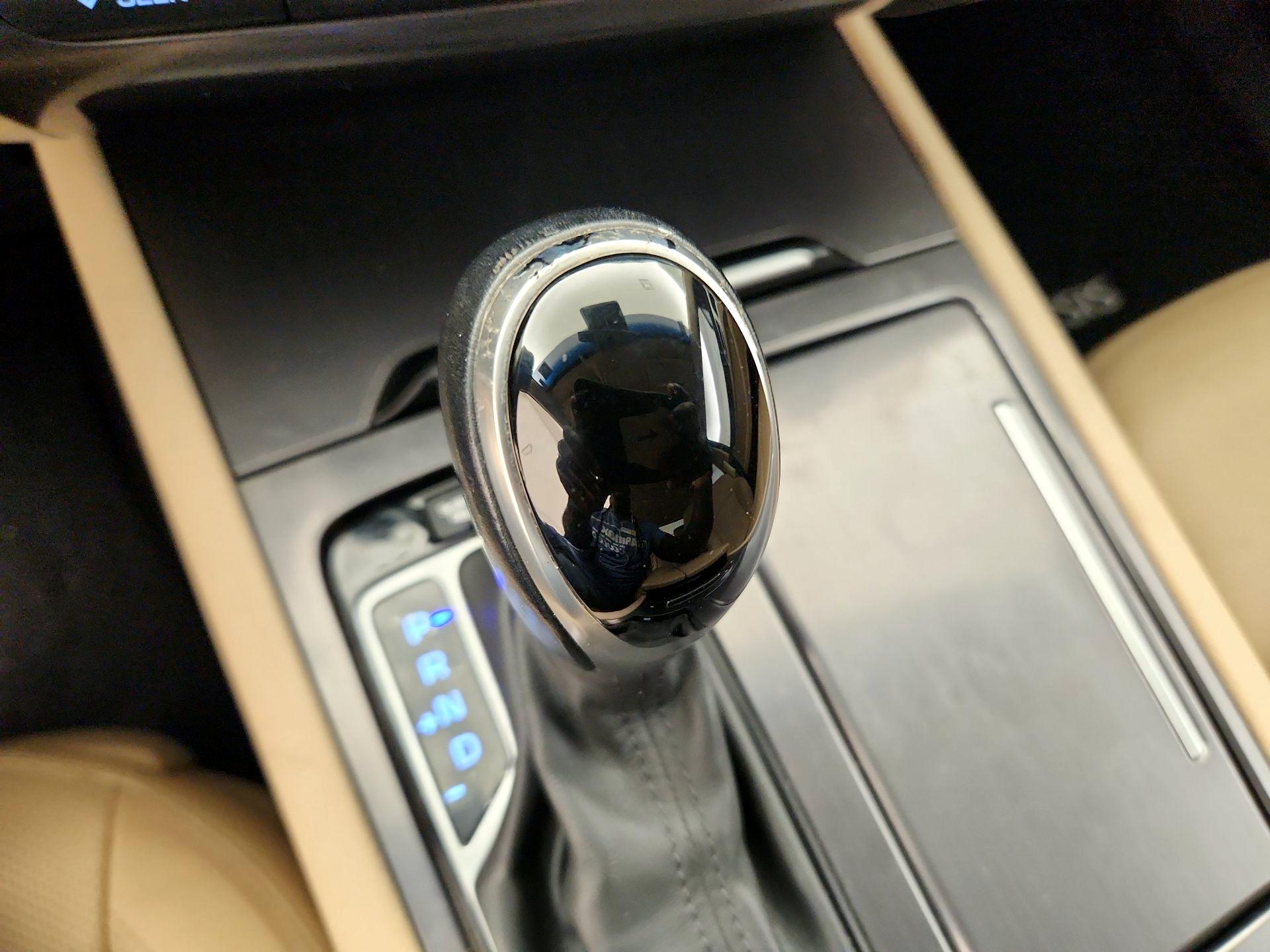 Thumbnail: 2015 Hyundai Genesis - 18