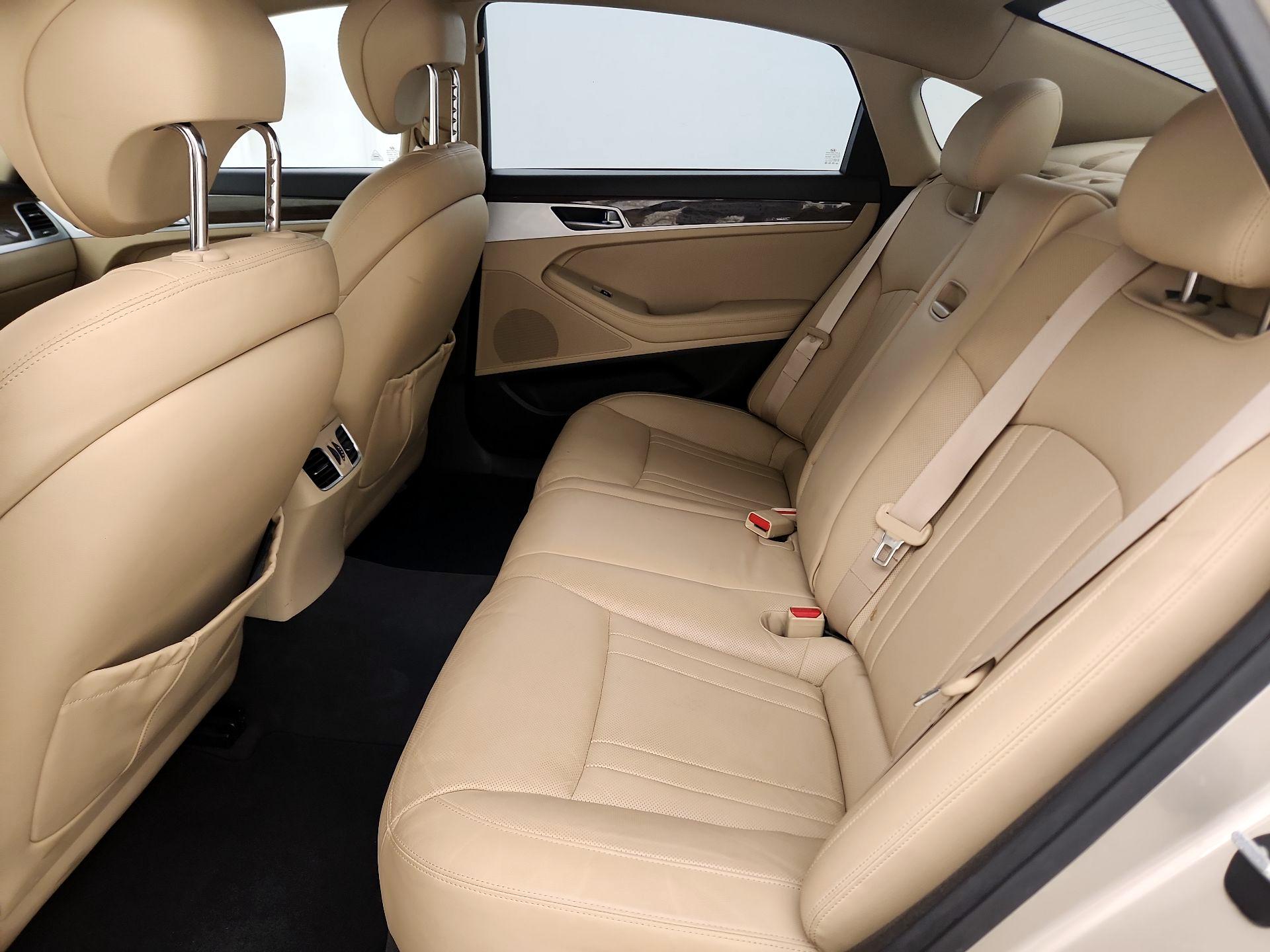 Thumbnail: 2015 Hyundai Genesis - 20