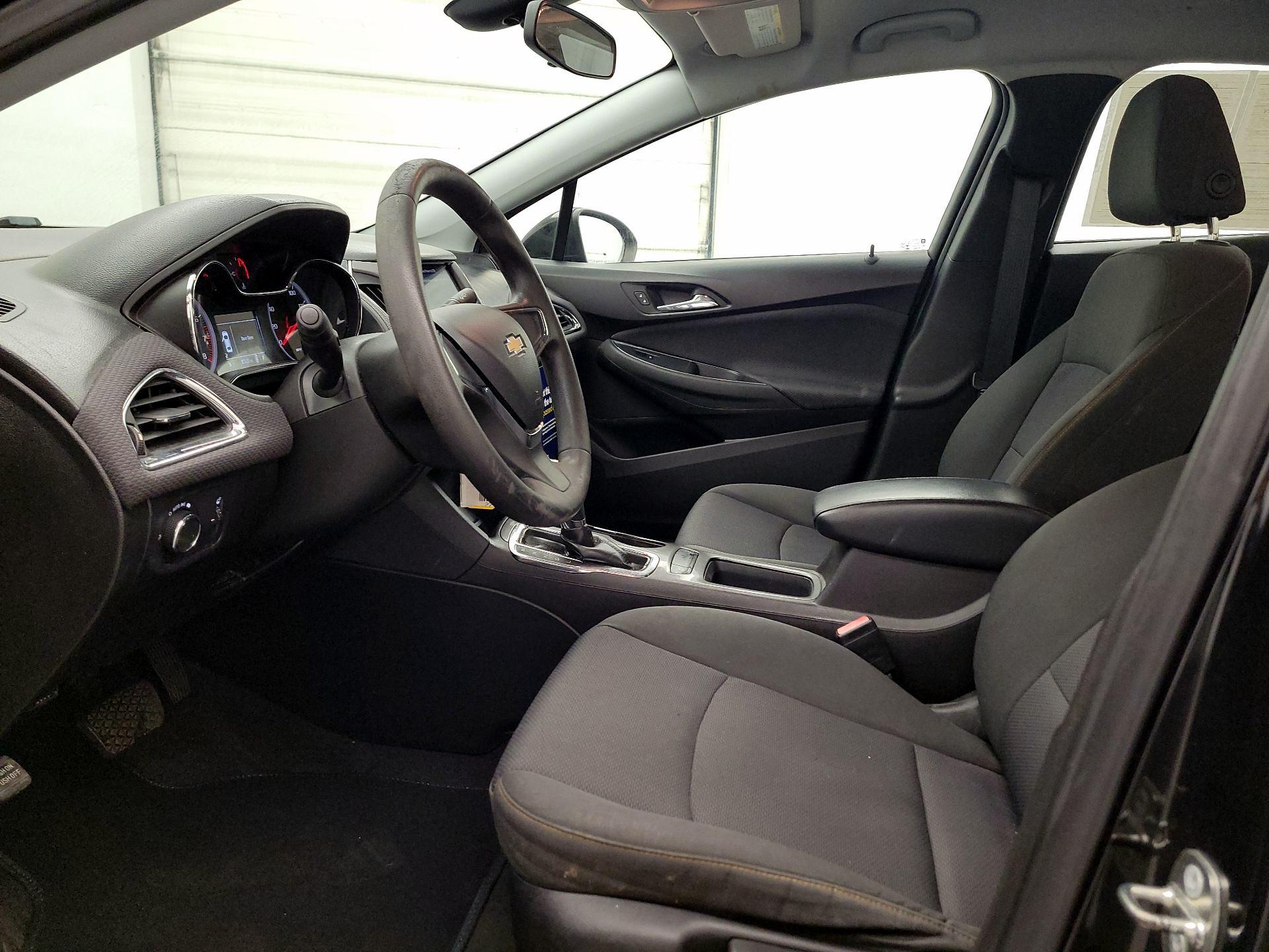 Thumbnail: 2019 Chevrolet Cruze - 11