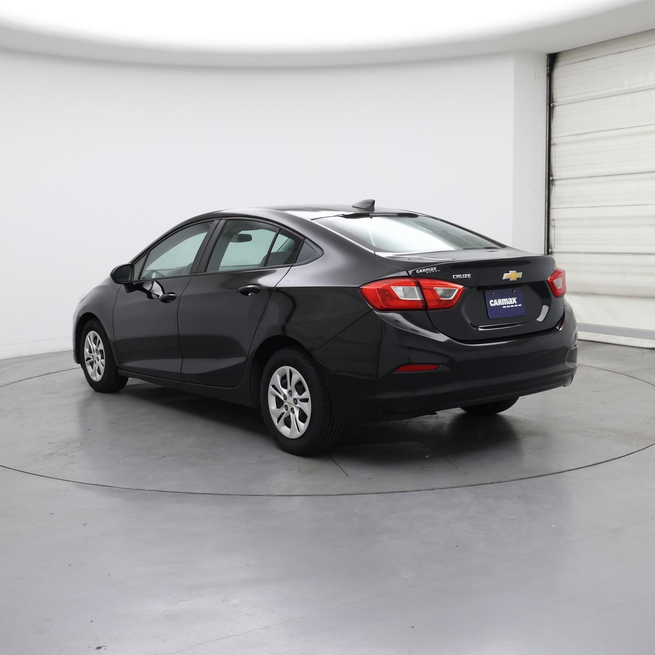 Thumbnail: 2019 Chevrolet Cruze - 2