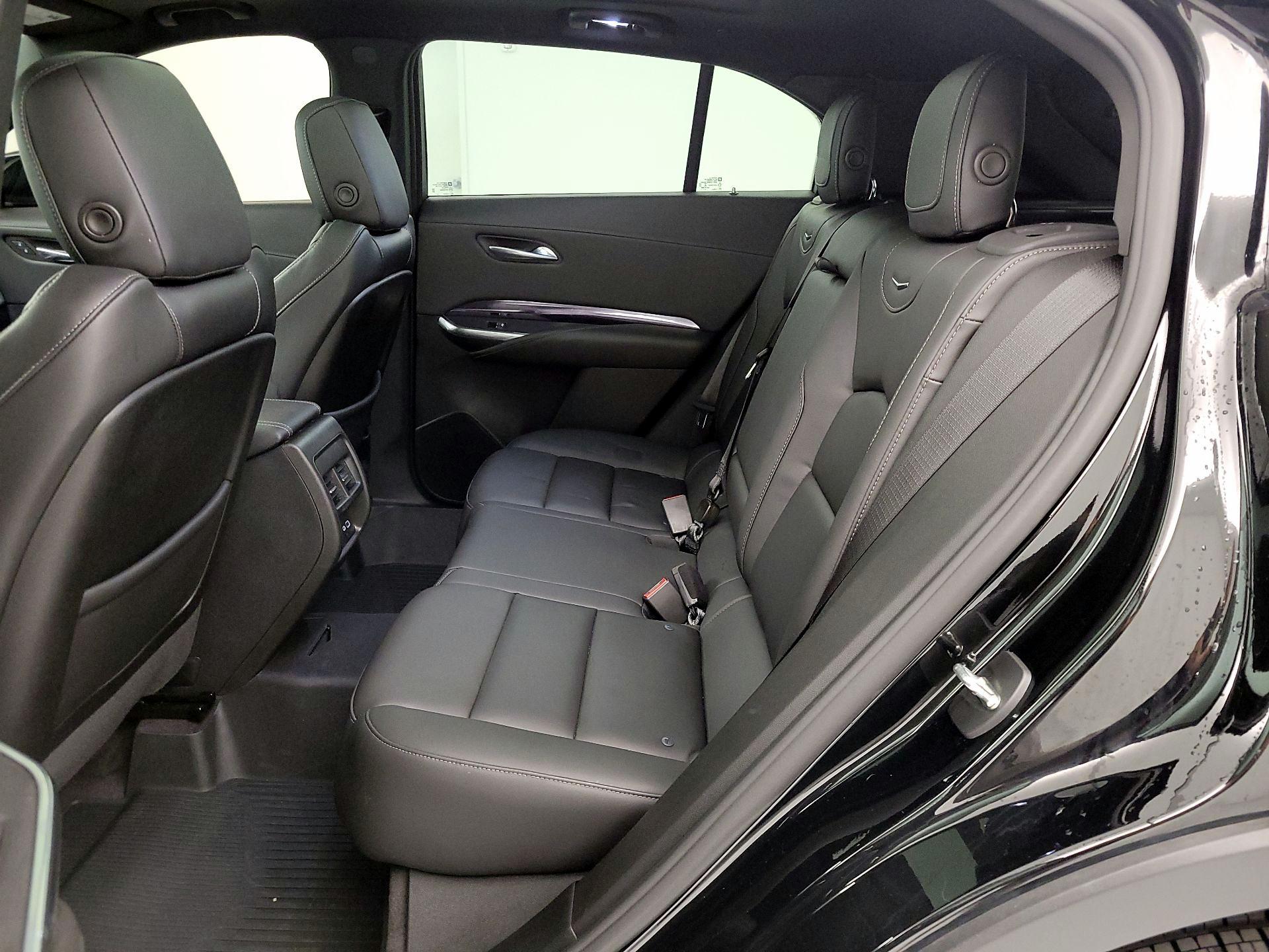 Thumbnail: 2023 Cadillac XT4 - 18
