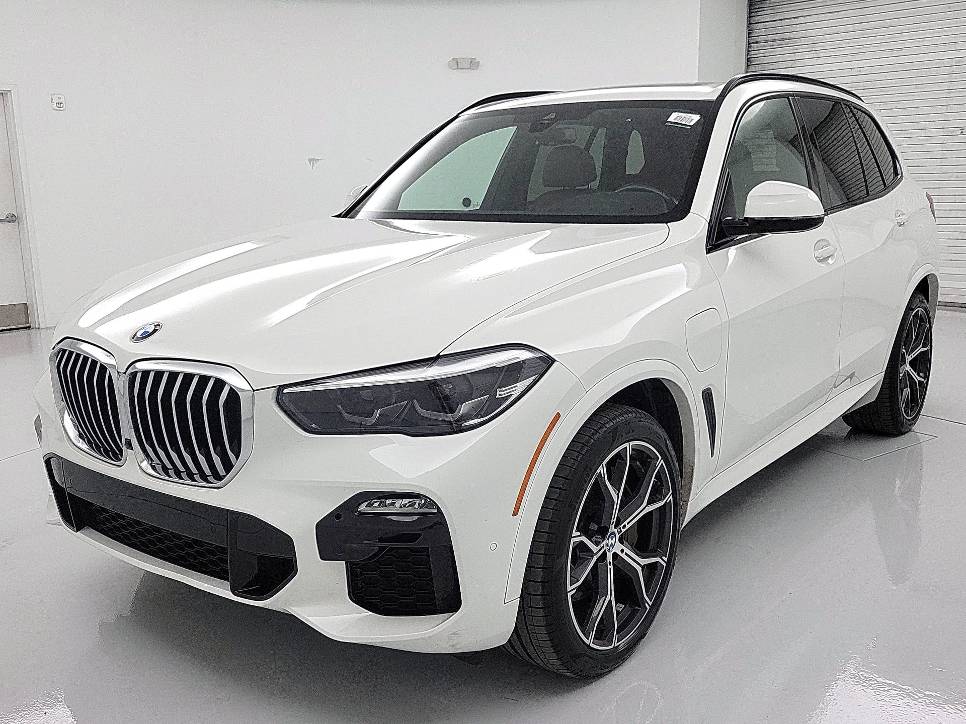 Thumbnail: 2021 BMW X5 - 3