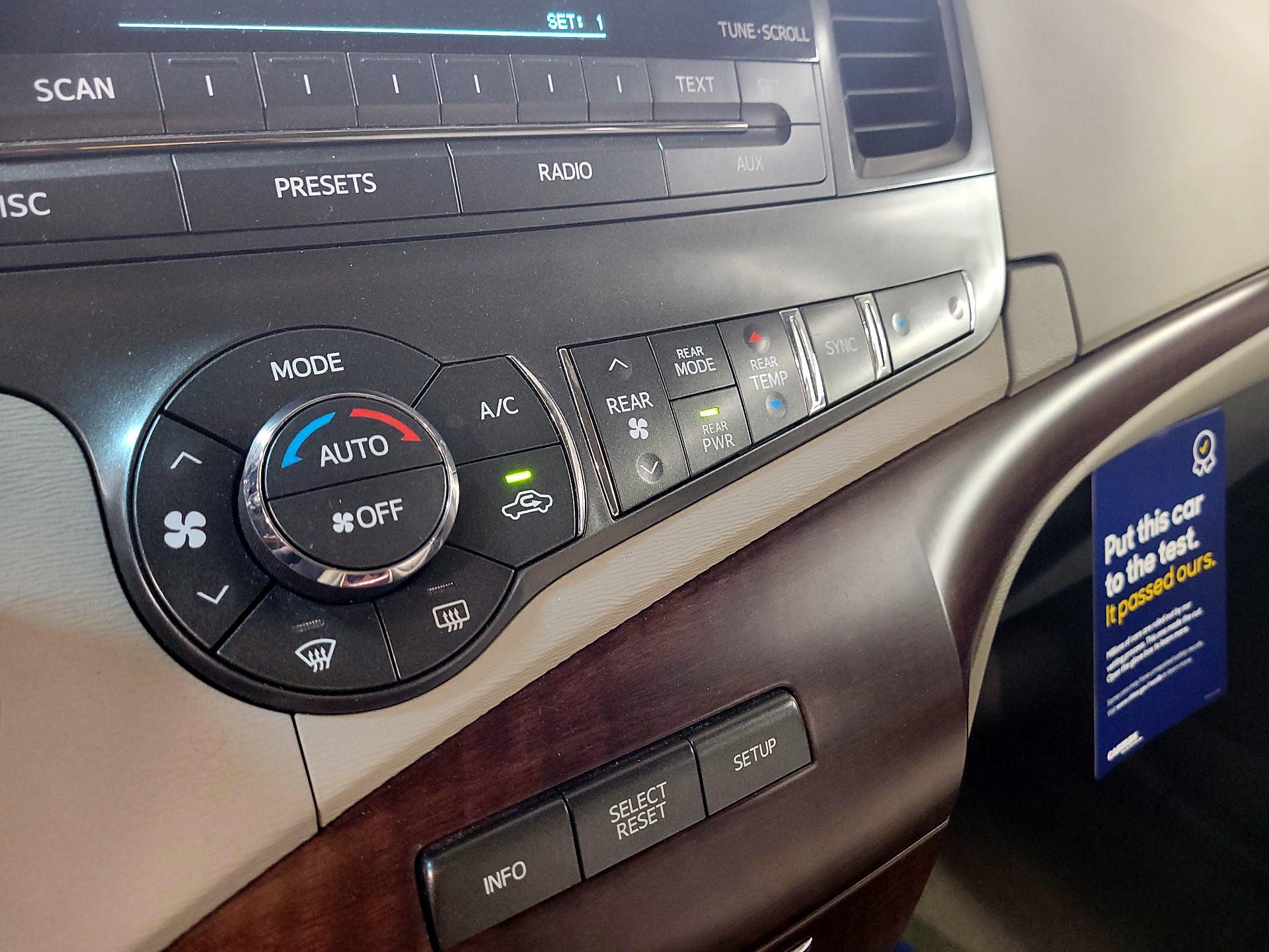 Thumbnail: 2014 Toyota Sienna - 15