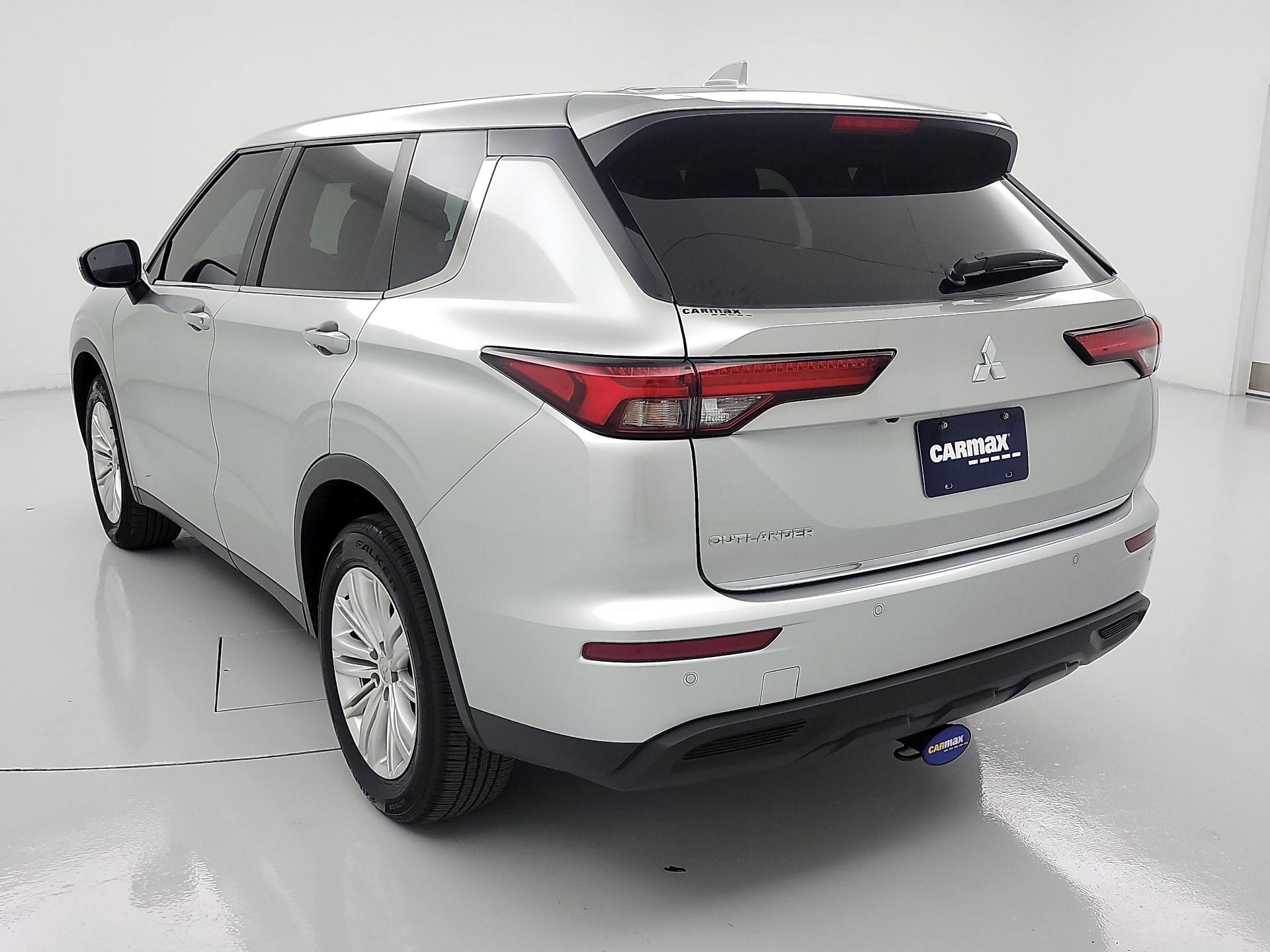 Thumbnail: 2024 Mitsubishi Outlander - 7