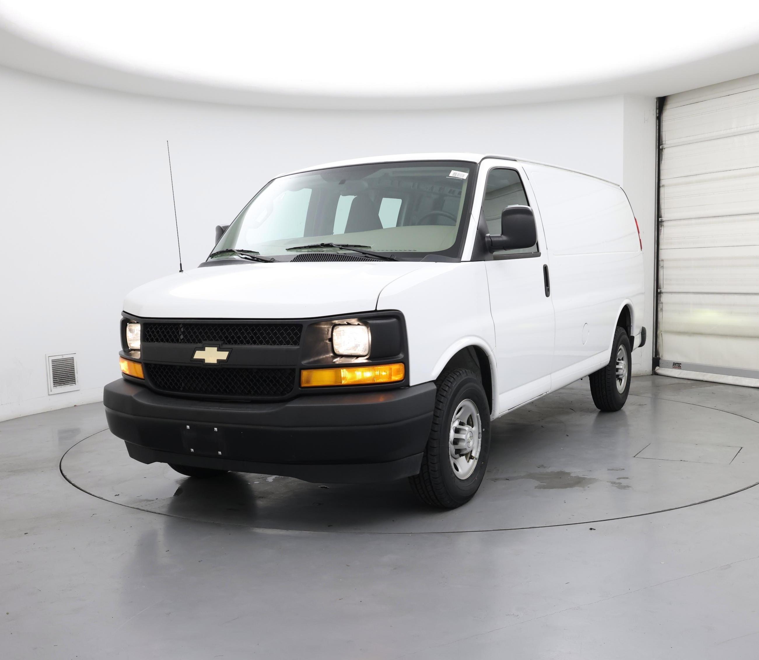 Thumbnail: 2017 Chevrolet Express - 4