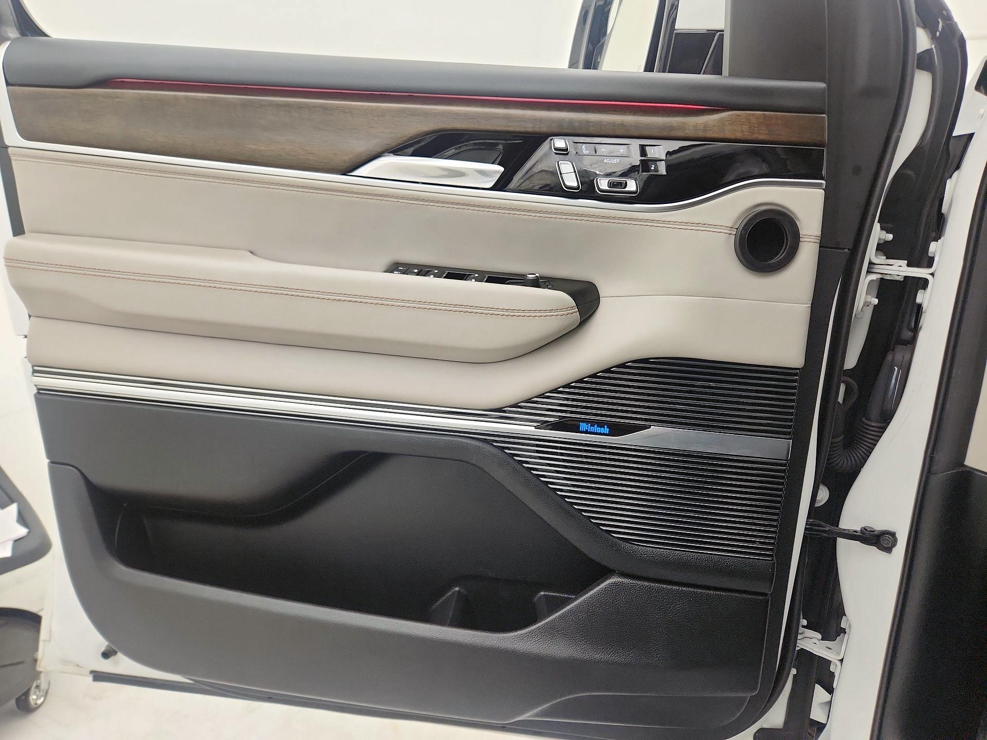 Thumbnail: 2022 Jeep Grand Wagoneer - 12