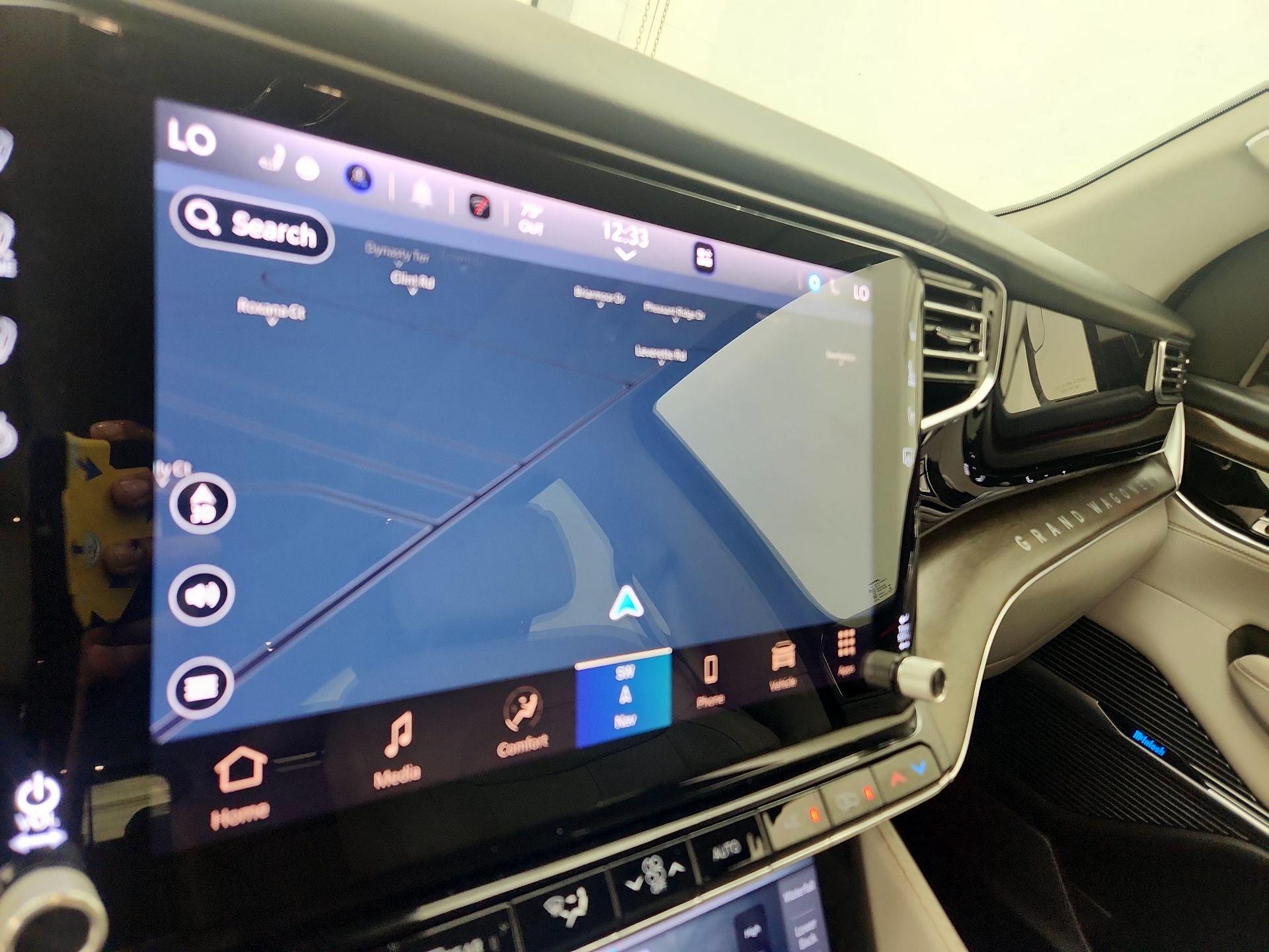 Thumbnail: 2022 Jeep Grand Wagoneer - 14