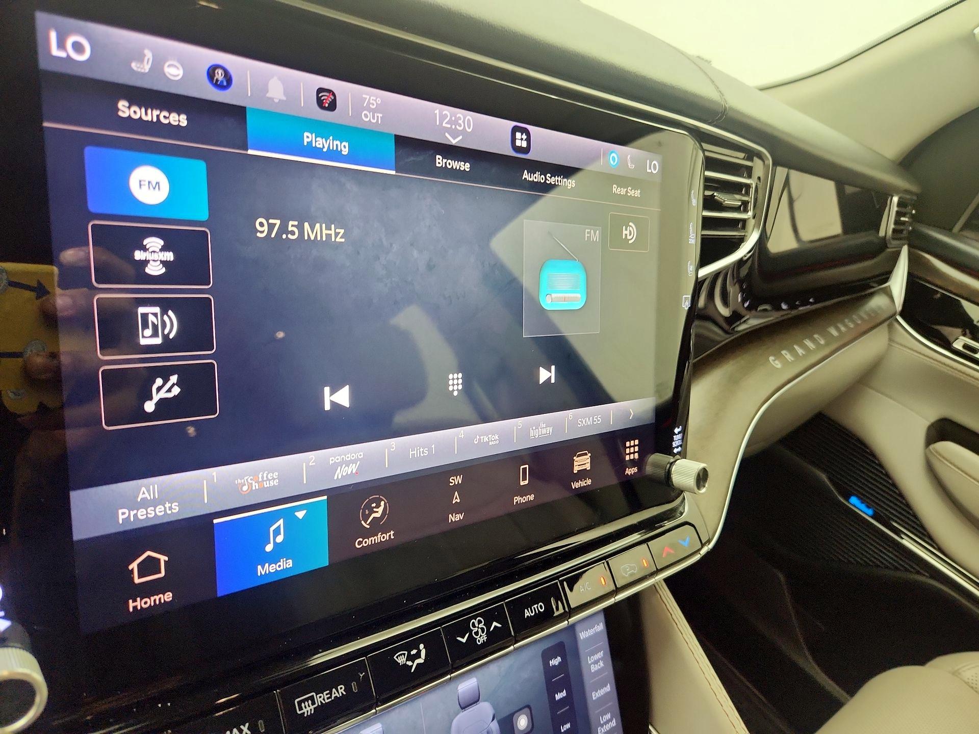 Thumbnail: 2022 Jeep Grand Wagoneer - 16