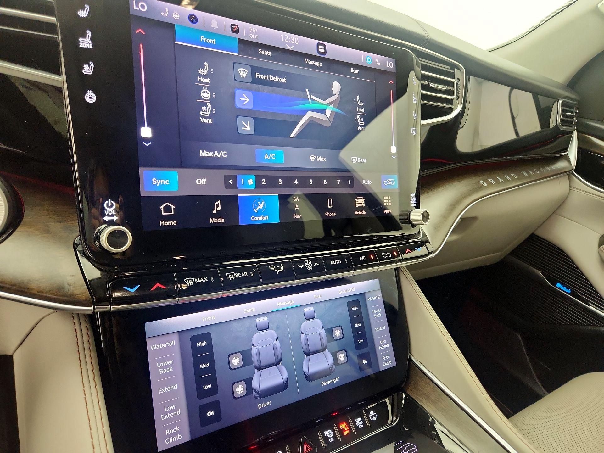 Thumbnail: 2022 Jeep Grand Wagoneer - 17