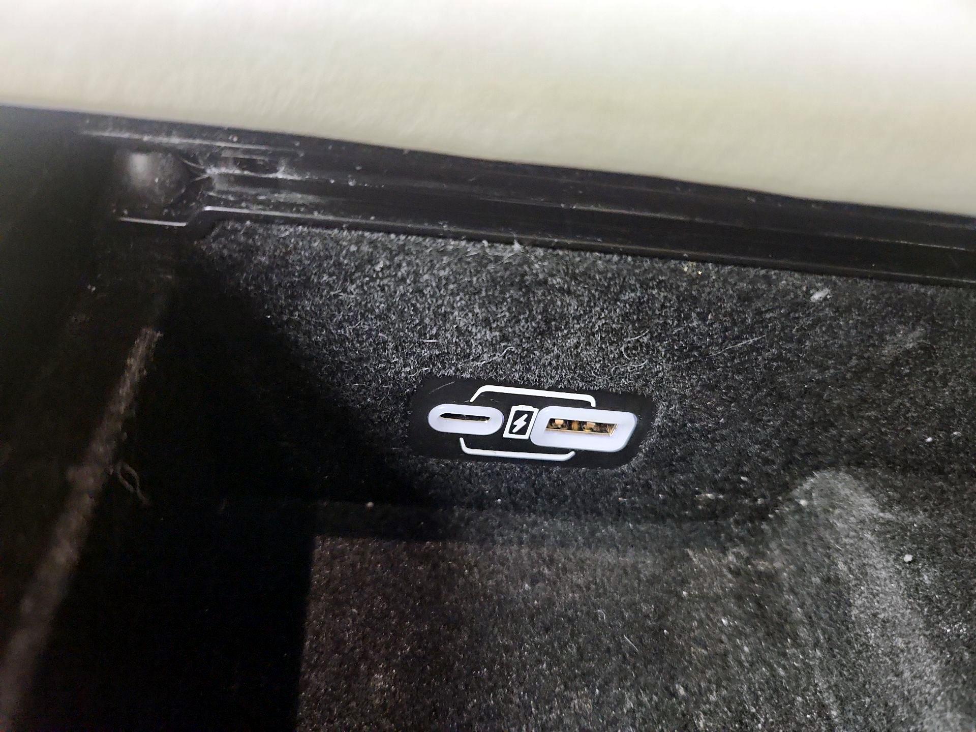 Thumbnail: 2022 Jeep Grand Wagoneer - 19