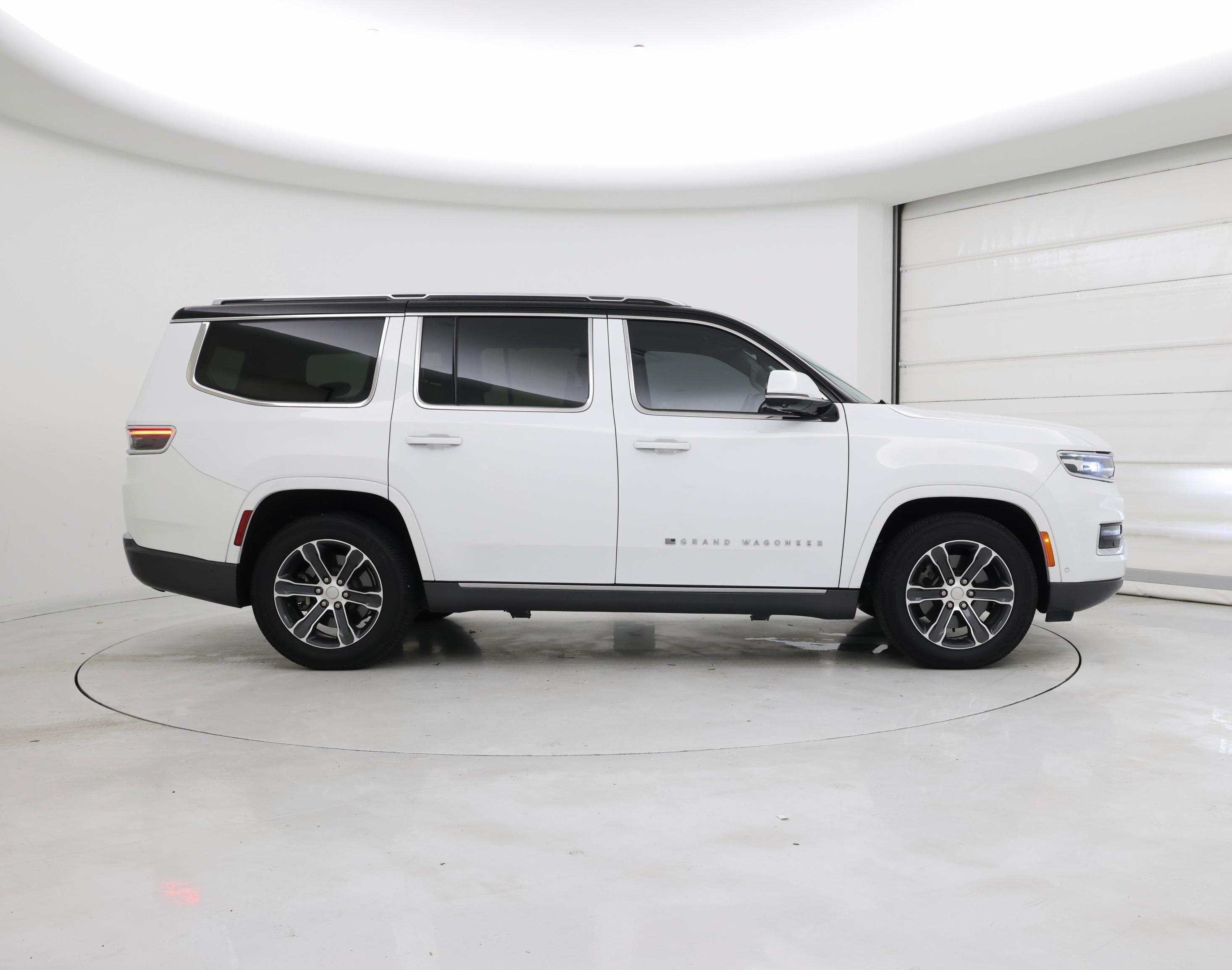 Thumbnail: 2022 Jeep Grand Wagoneer - 7