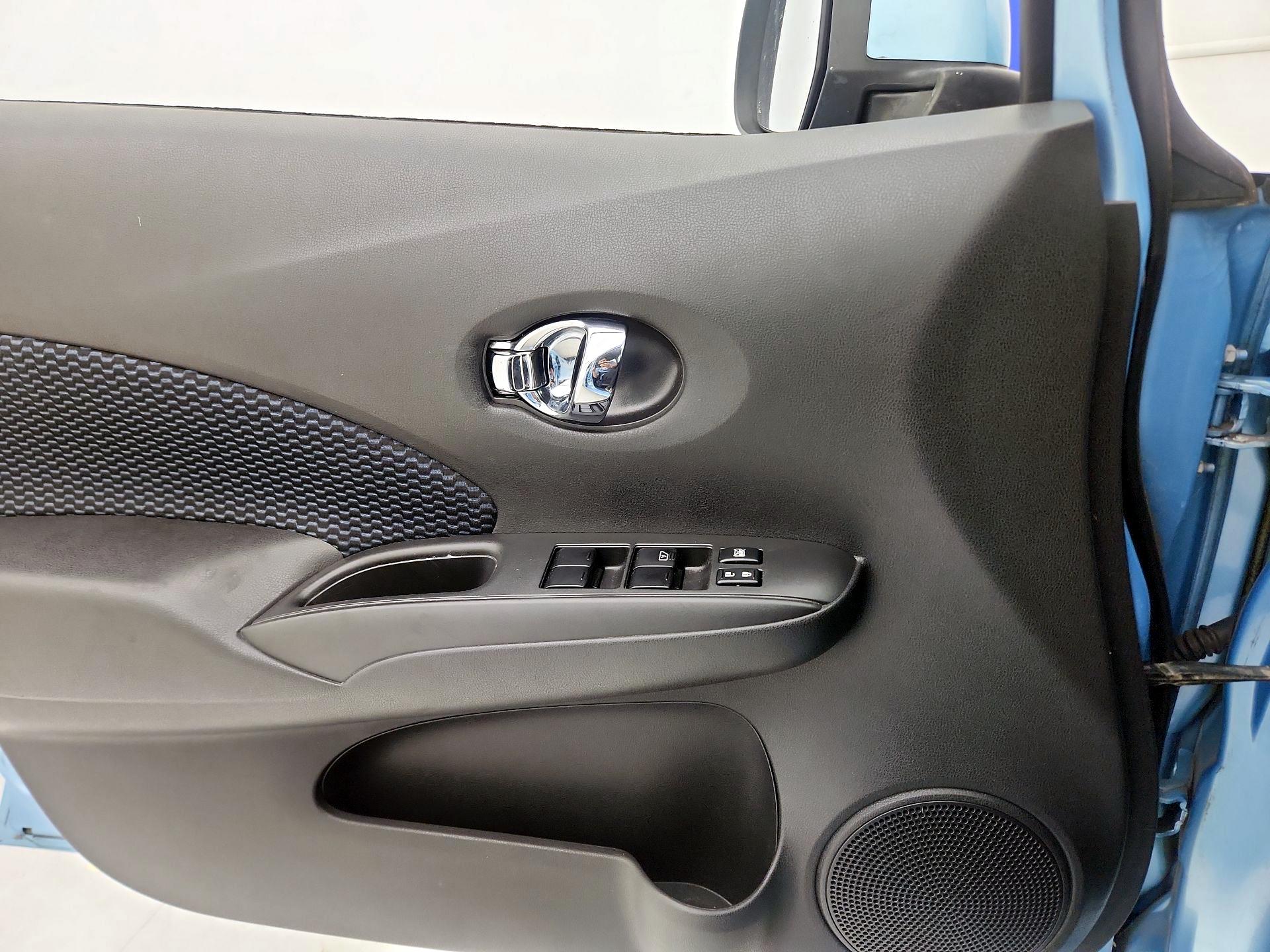 Thumbnail: 2014 Nissan Versa Note - 12