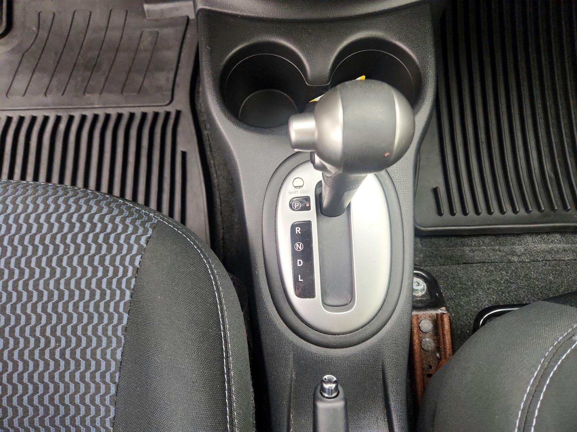 Thumbnail: 2014 Nissan Versa Note - 17