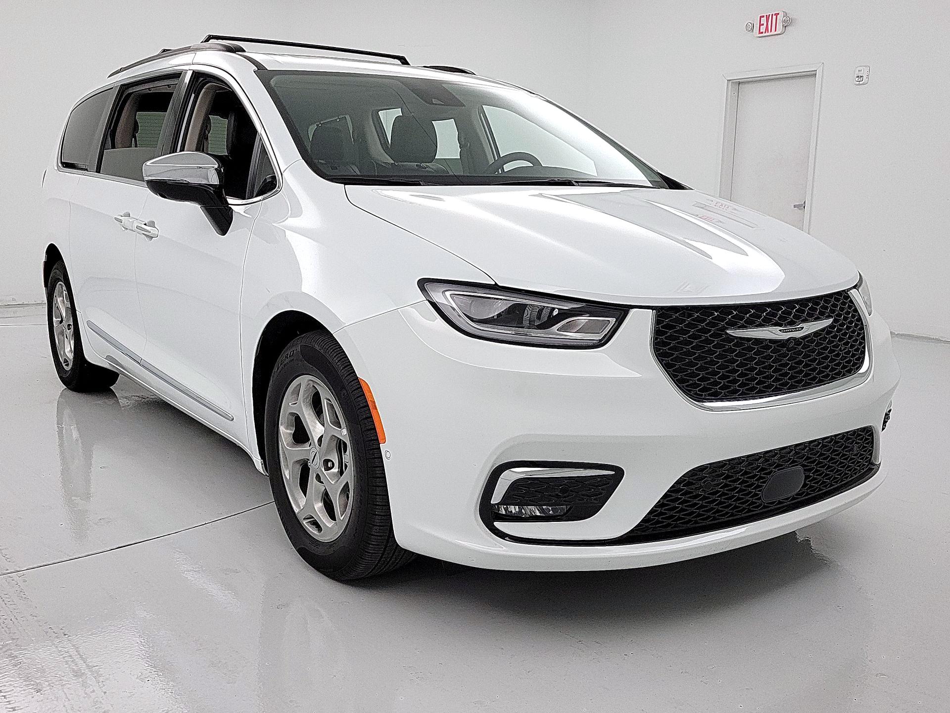 Thumbnail: 2023 Chrysler Pacifica - 1