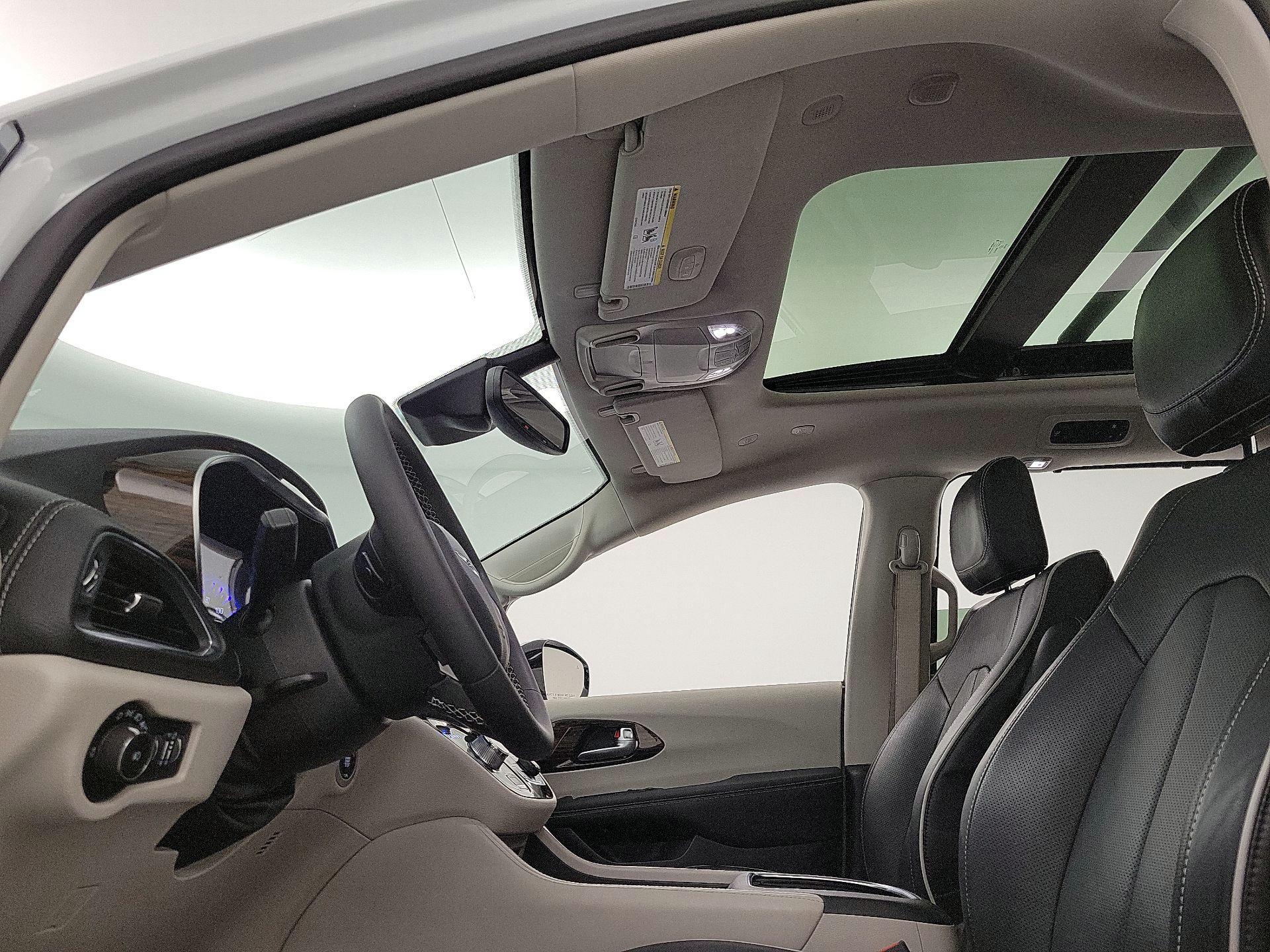 Thumbnail: 2023 Chrysler Pacifica - 18